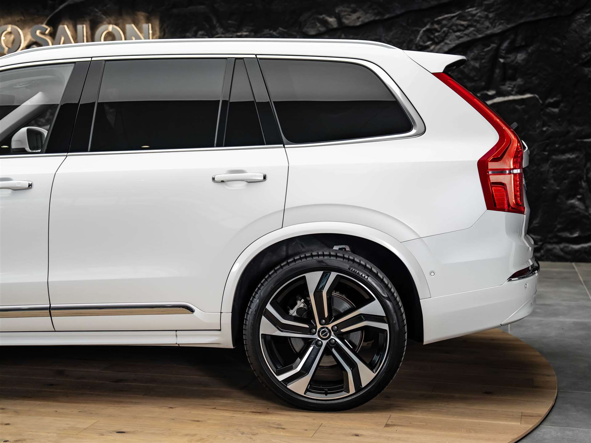 listing desktop thumbnail image 21