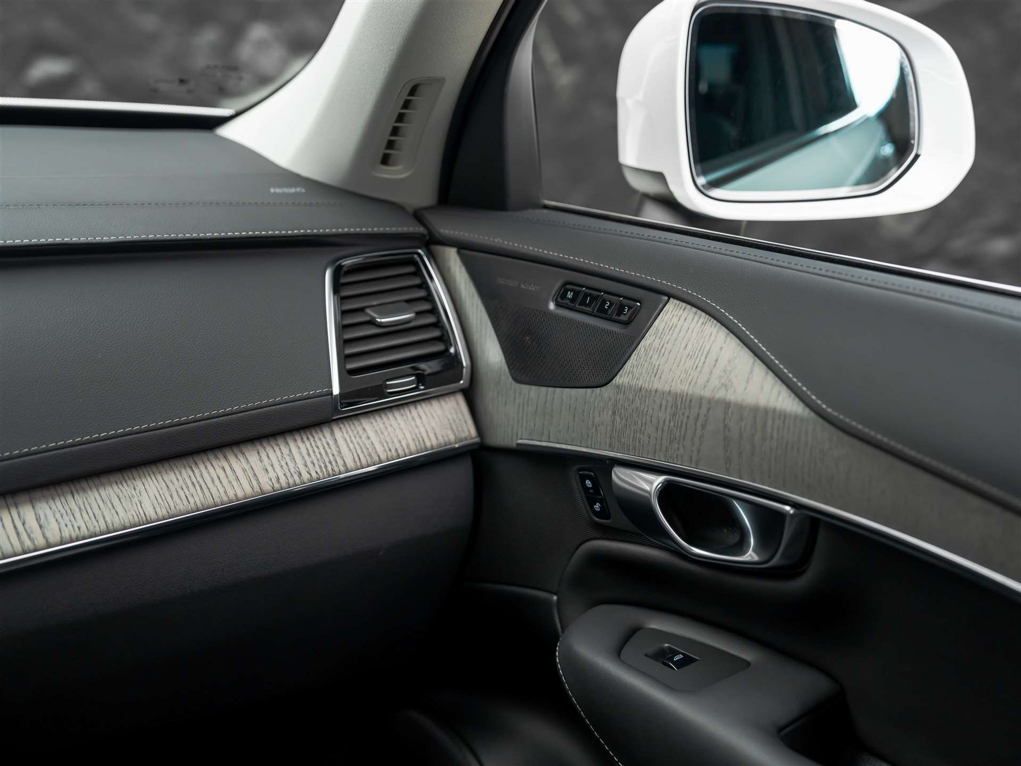 listing desktop thumbnail image 30