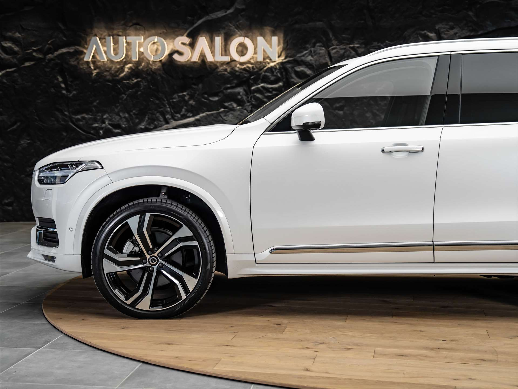 listing desktop thumbnail image 19