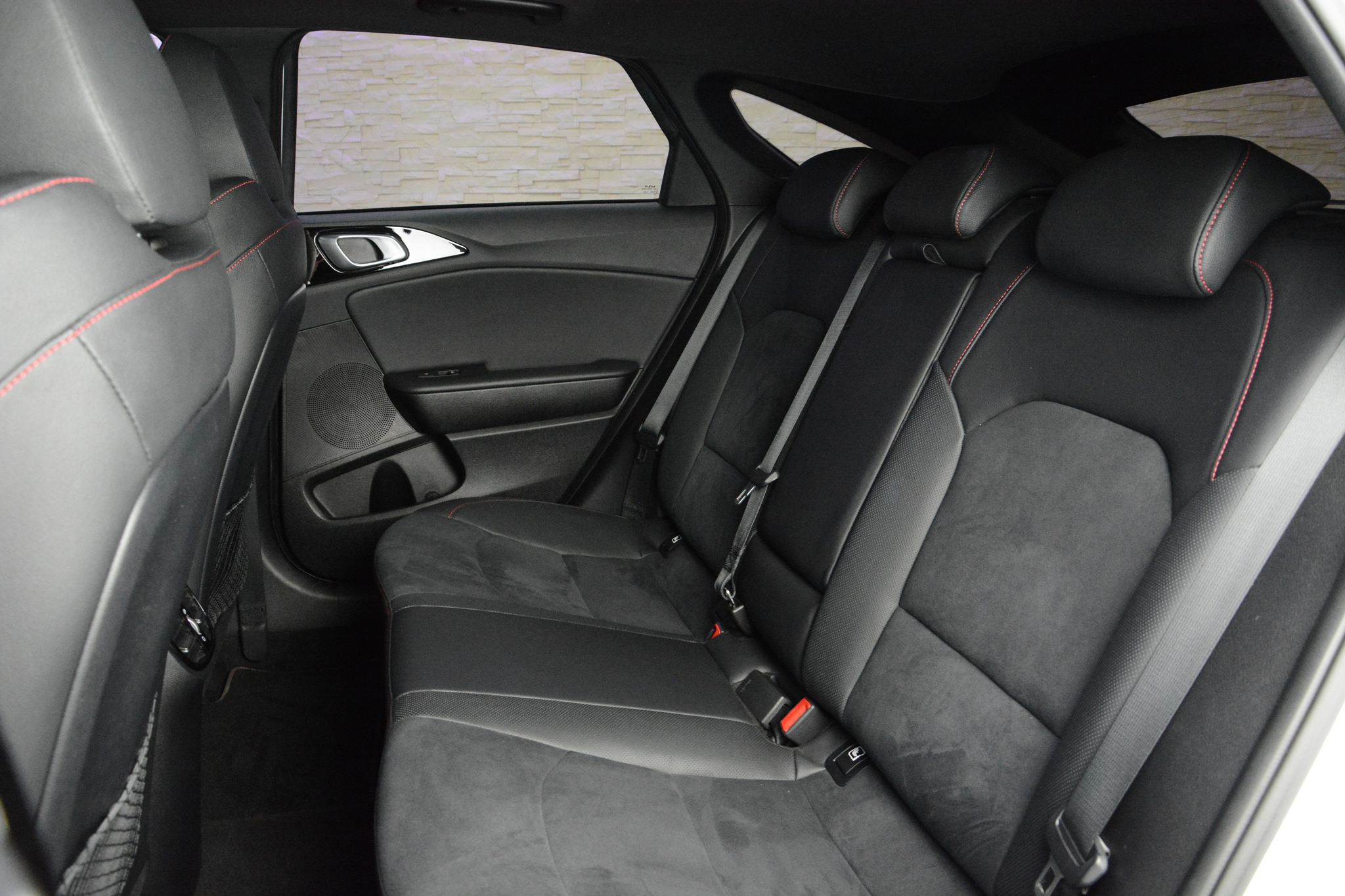 listing desktop thumbnail image 9