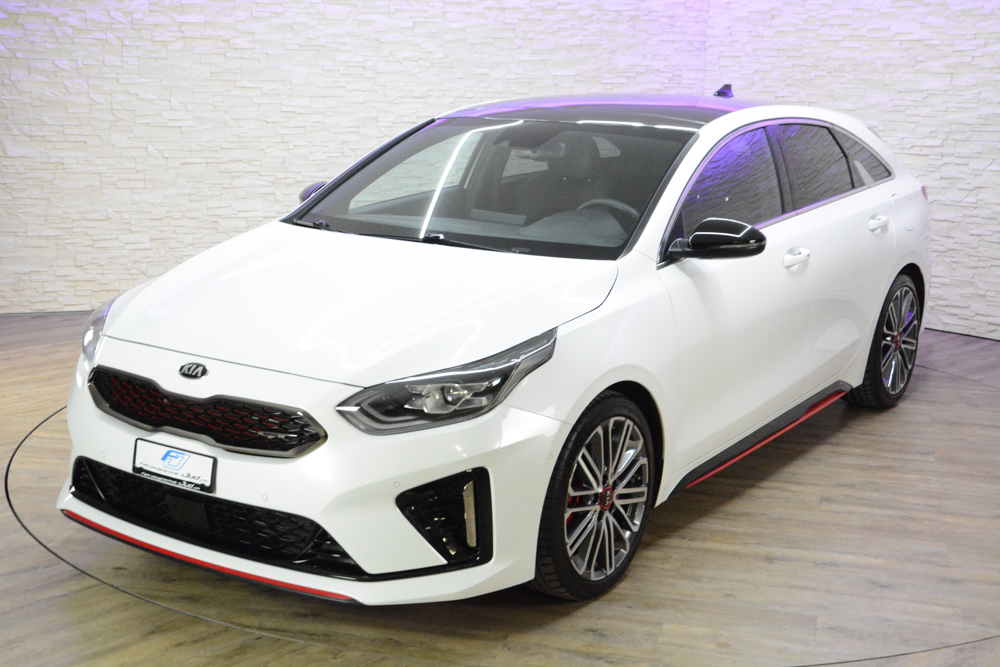 listing desktop thumbnail image 6