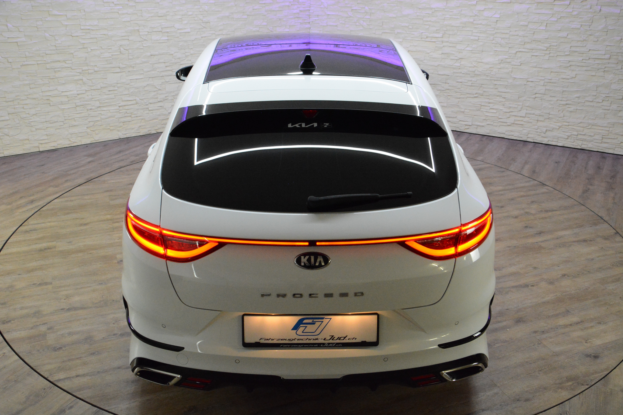 listing desktop thumbnail image 22