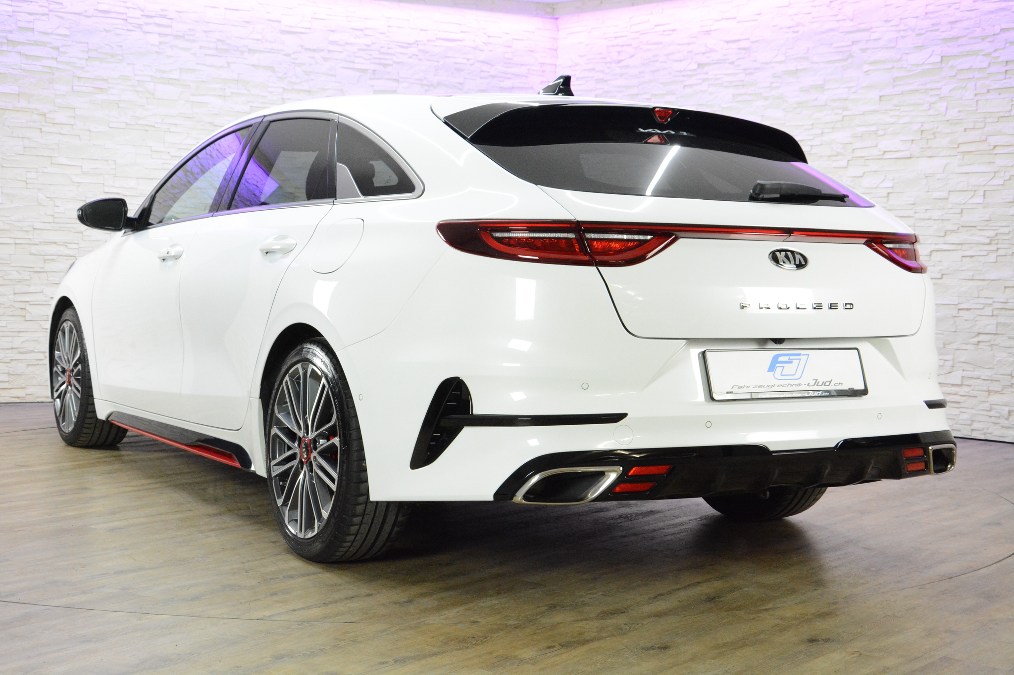 listing desktop thumbnail image 5