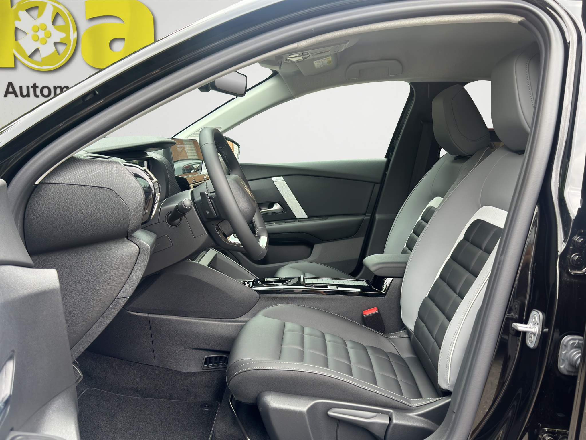 listing desktop thumbnail image 11