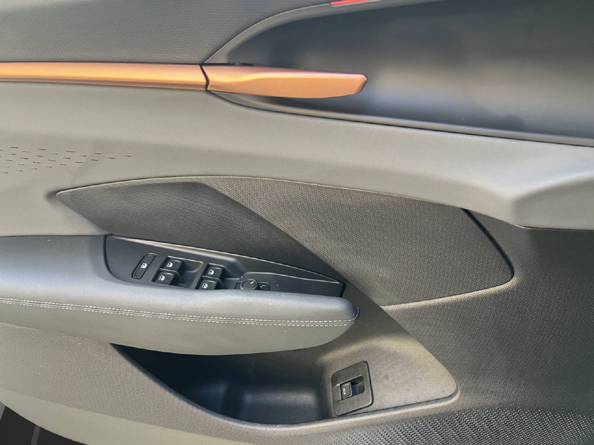 listing desktop thumbnail image 18