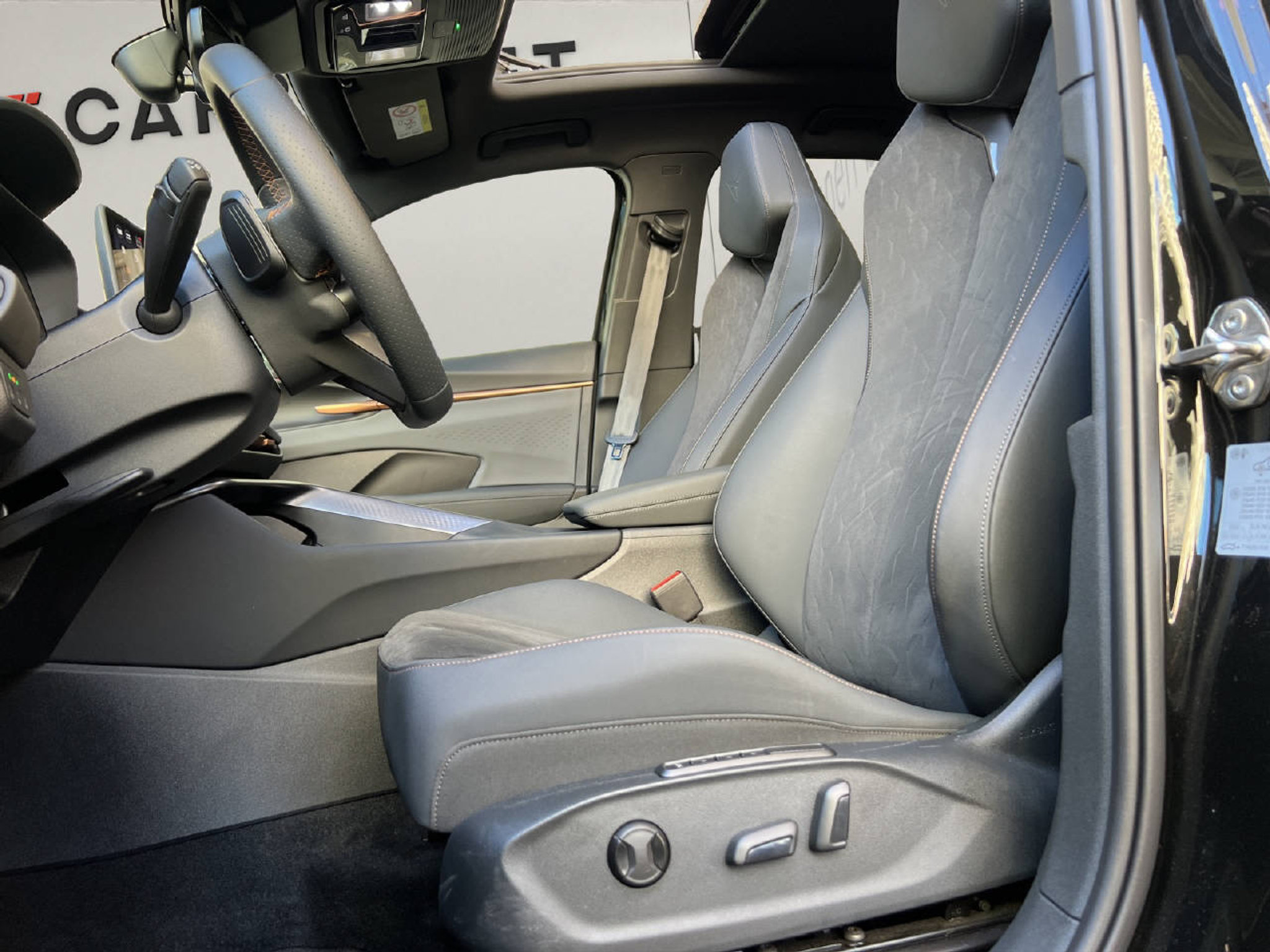 listing desktop thumbnail image 12