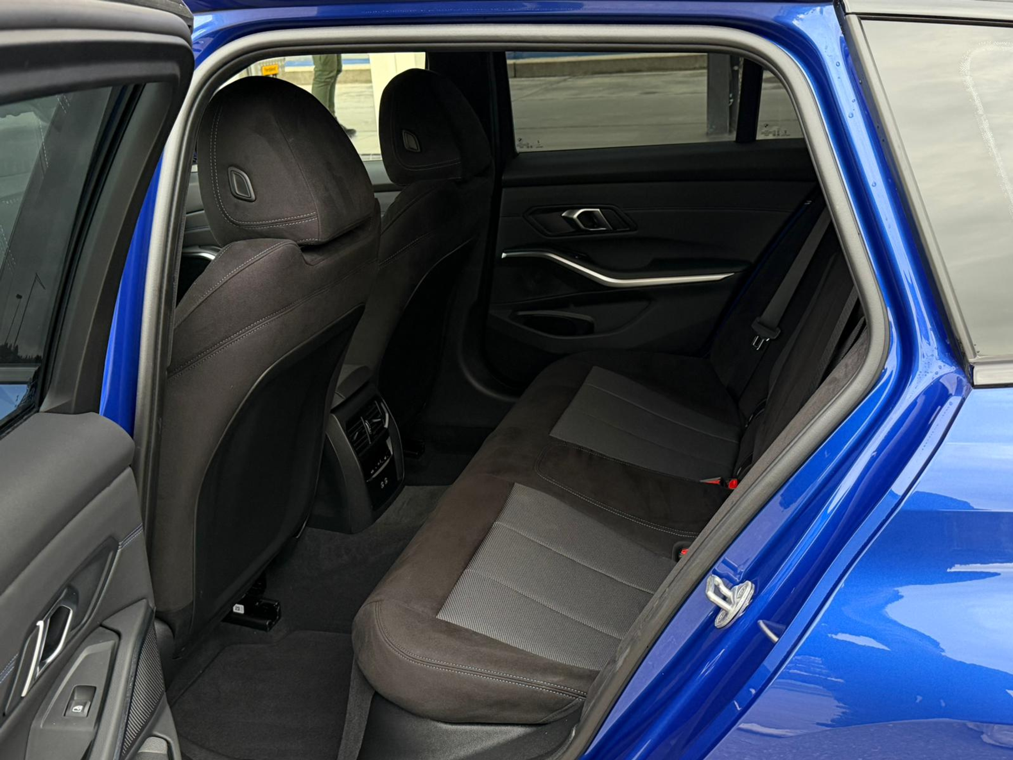 listing desktop thumbnail image 11