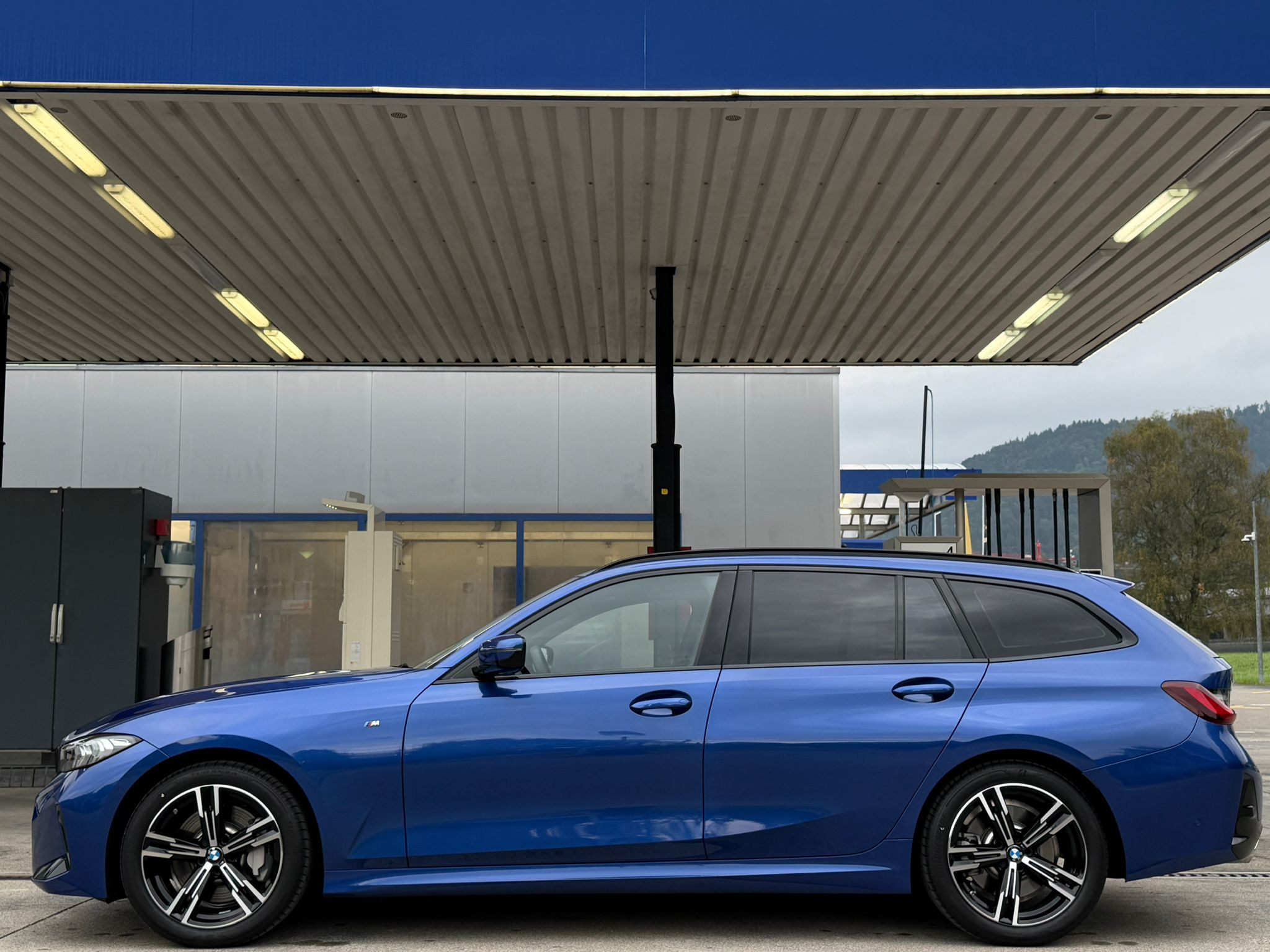 listing desktop thumbnail image 3