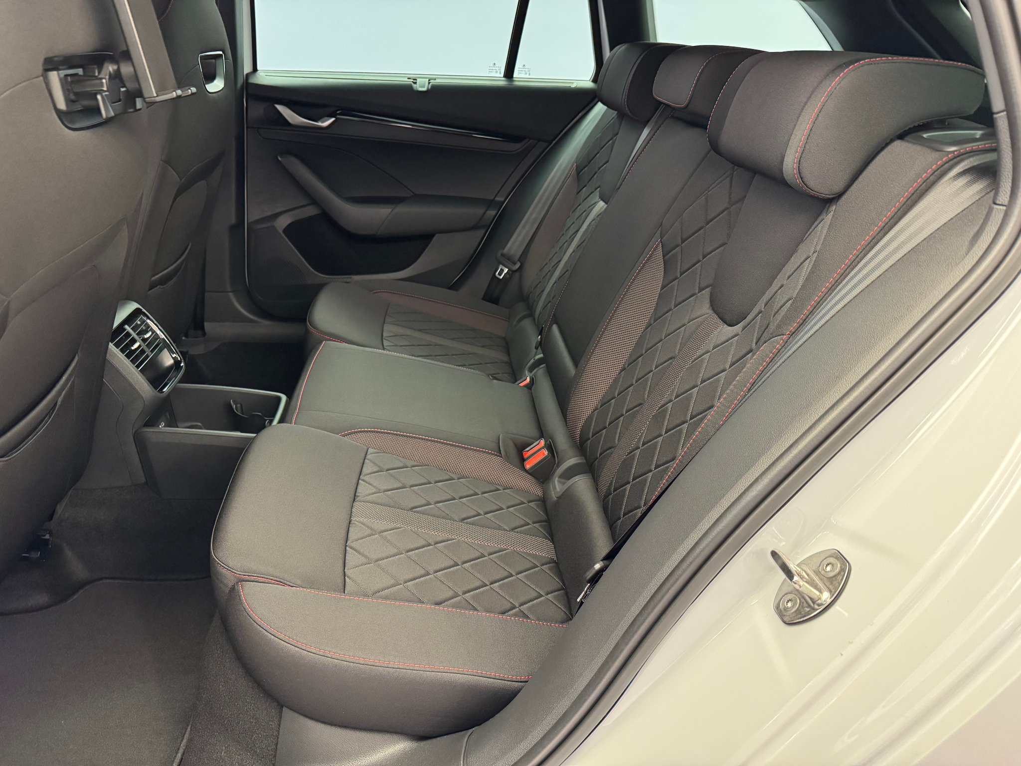 listing desktop thumbnail image 9