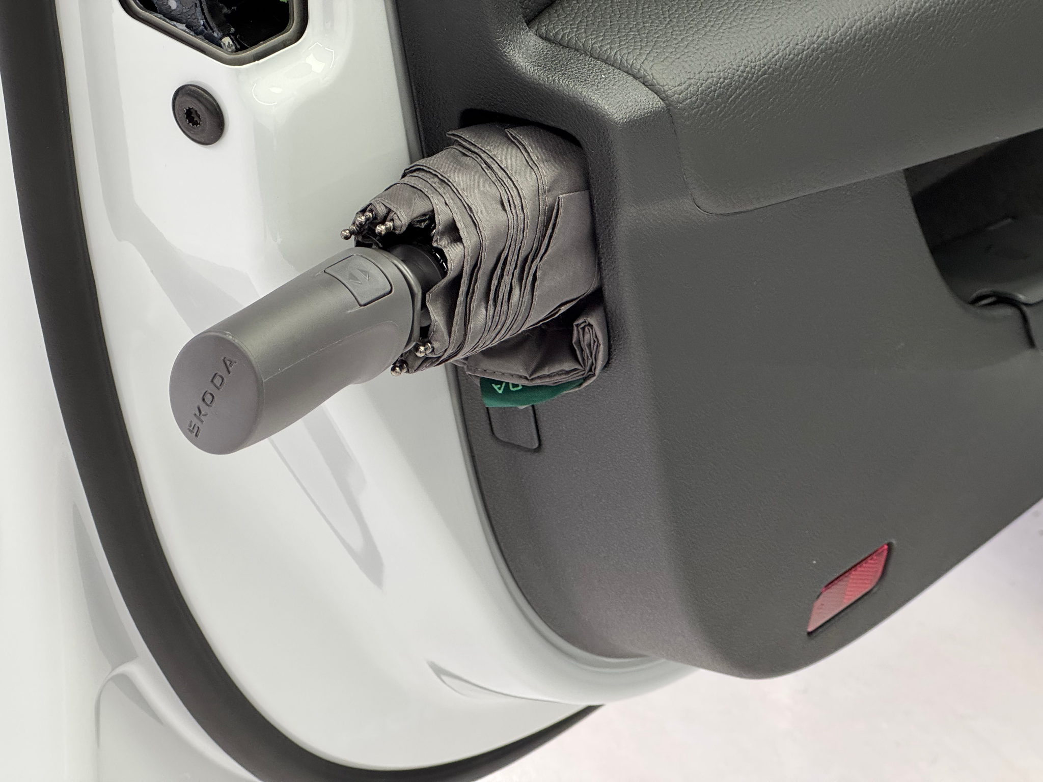 listing desktop thumbnail image 18