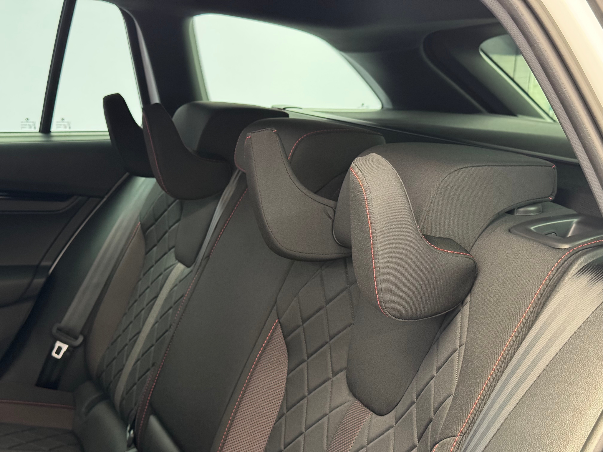 listing desktop thumbnail image 16