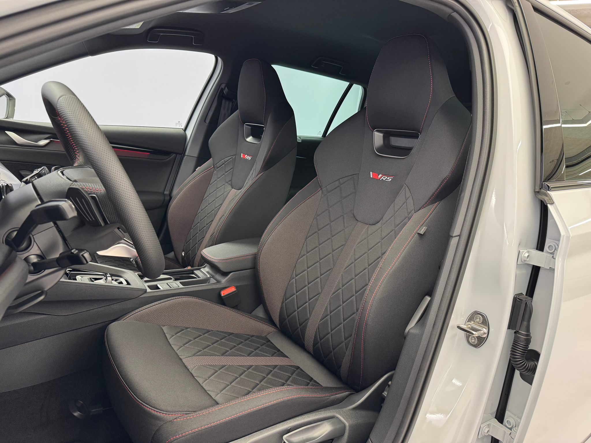 listing desktop thumbnail image 8