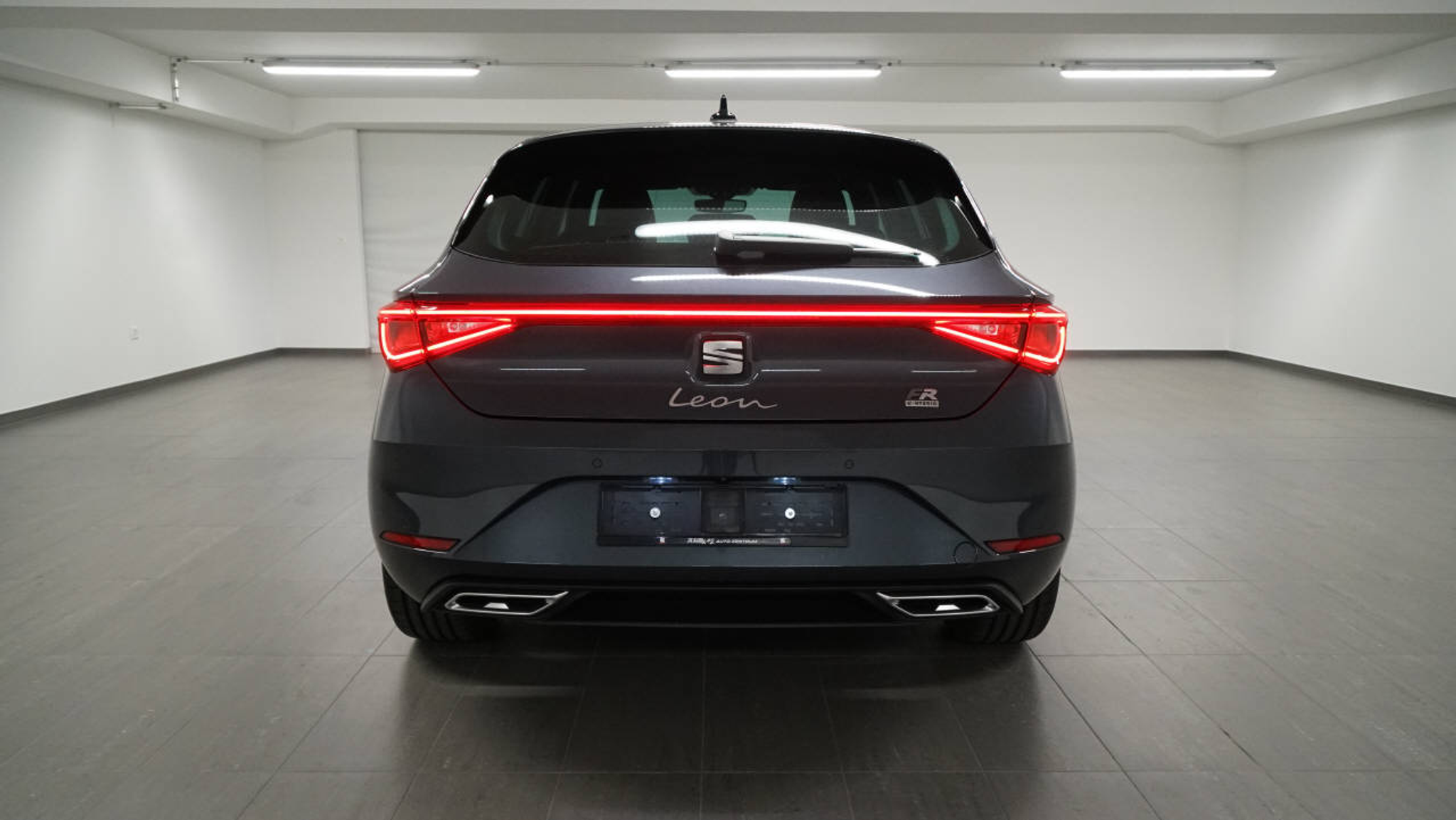 listing desktop thumbnail image 3