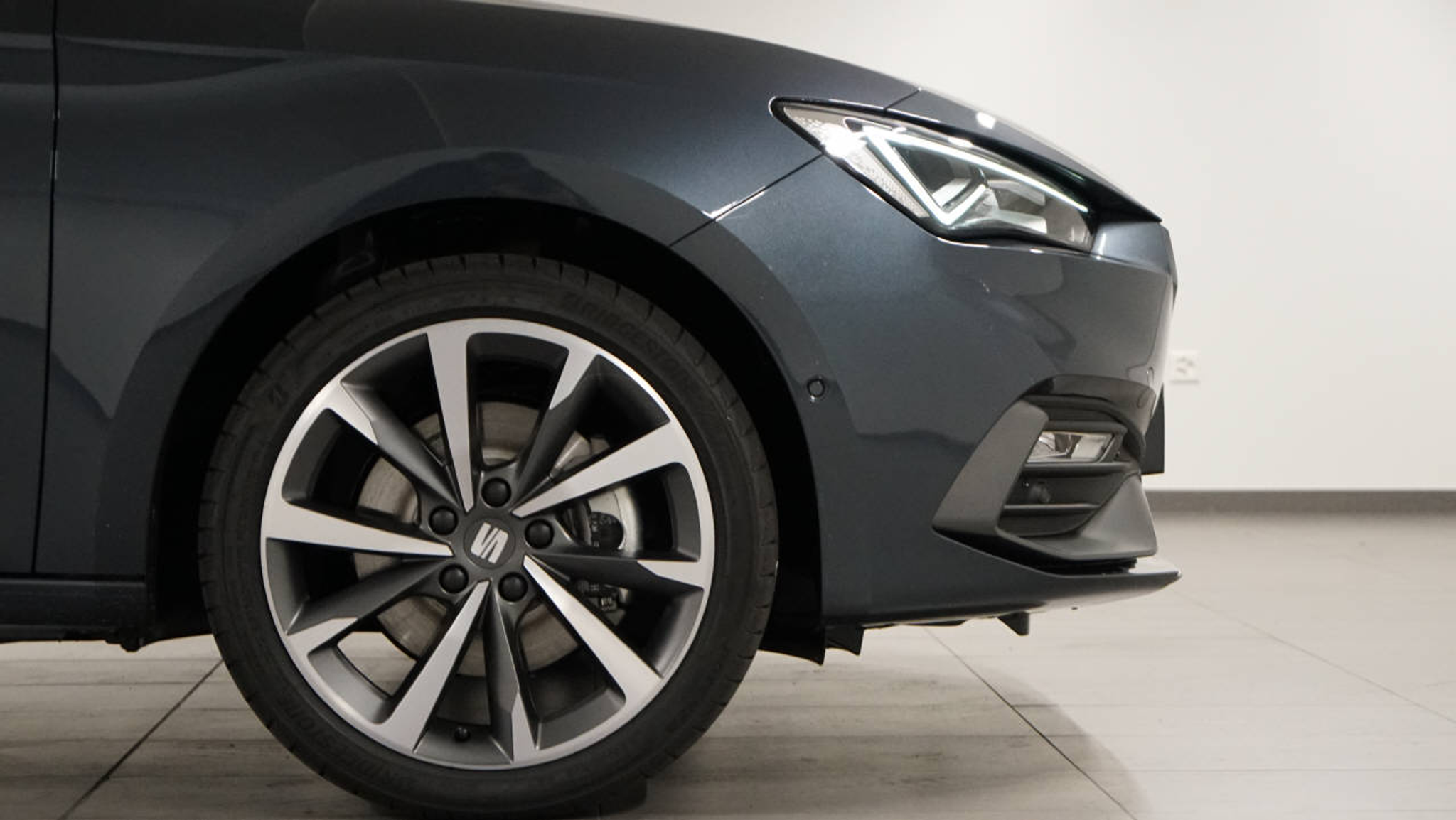 listing desktop thumbnail image 8