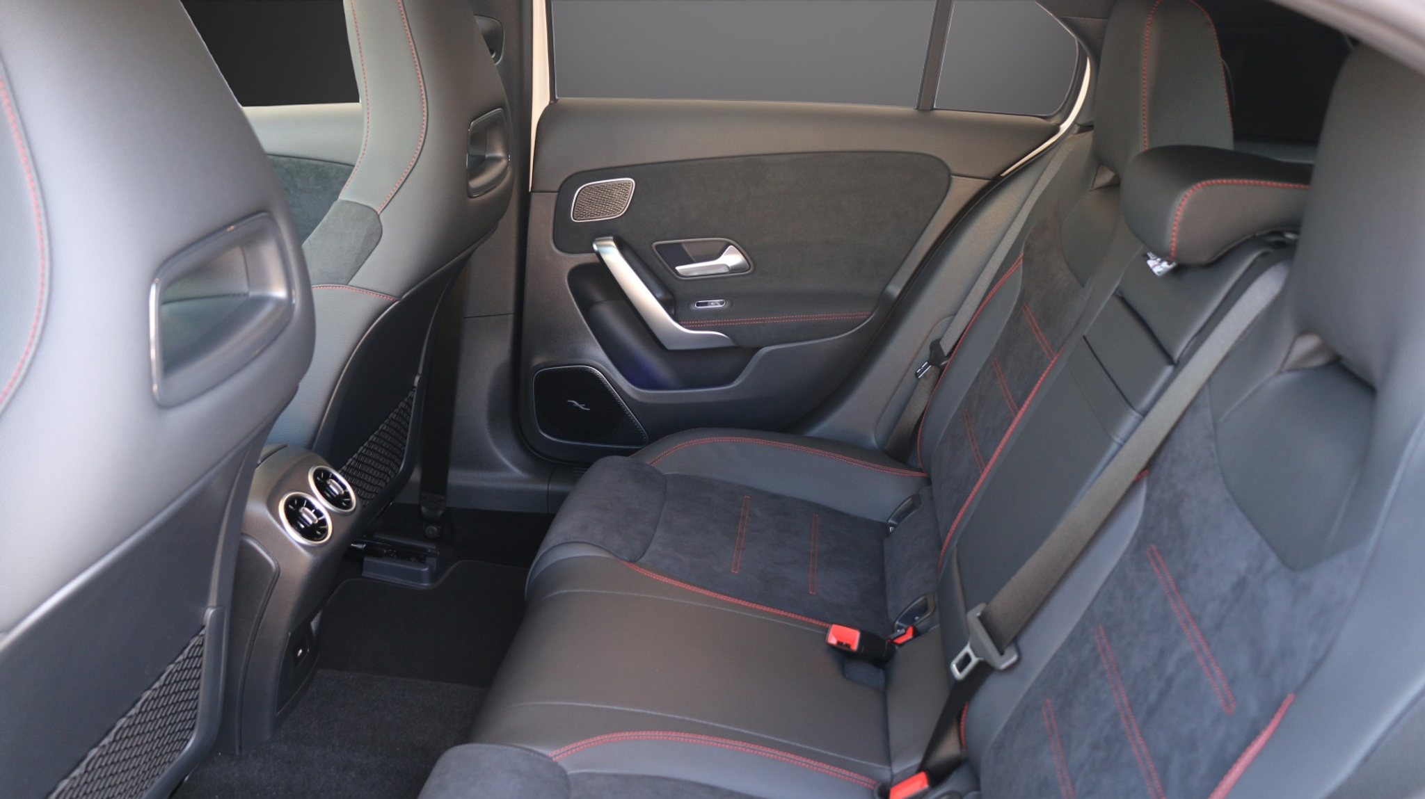 listing desktop thumbnail image 9