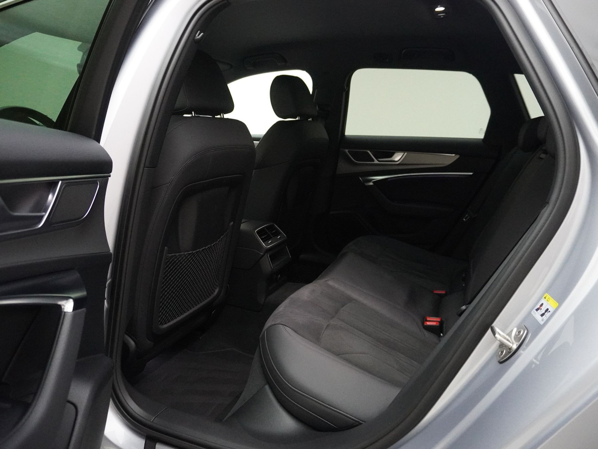 listing desktop thumbnail image 9