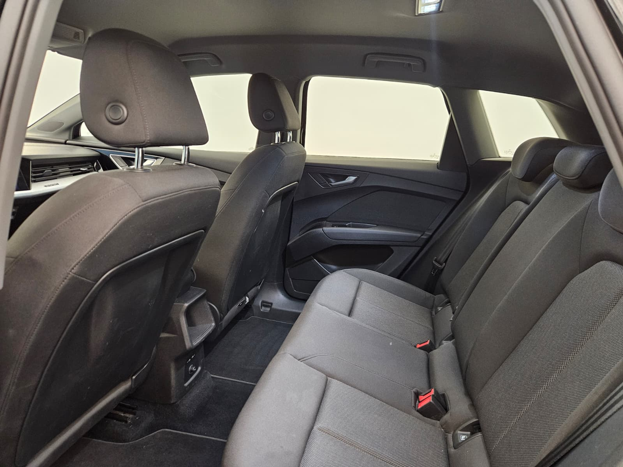 listing desktop thumbnail image 12