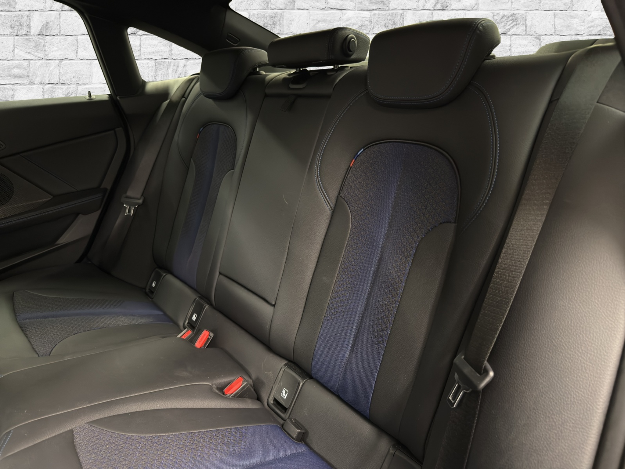 listing desktop thumbnail image 15