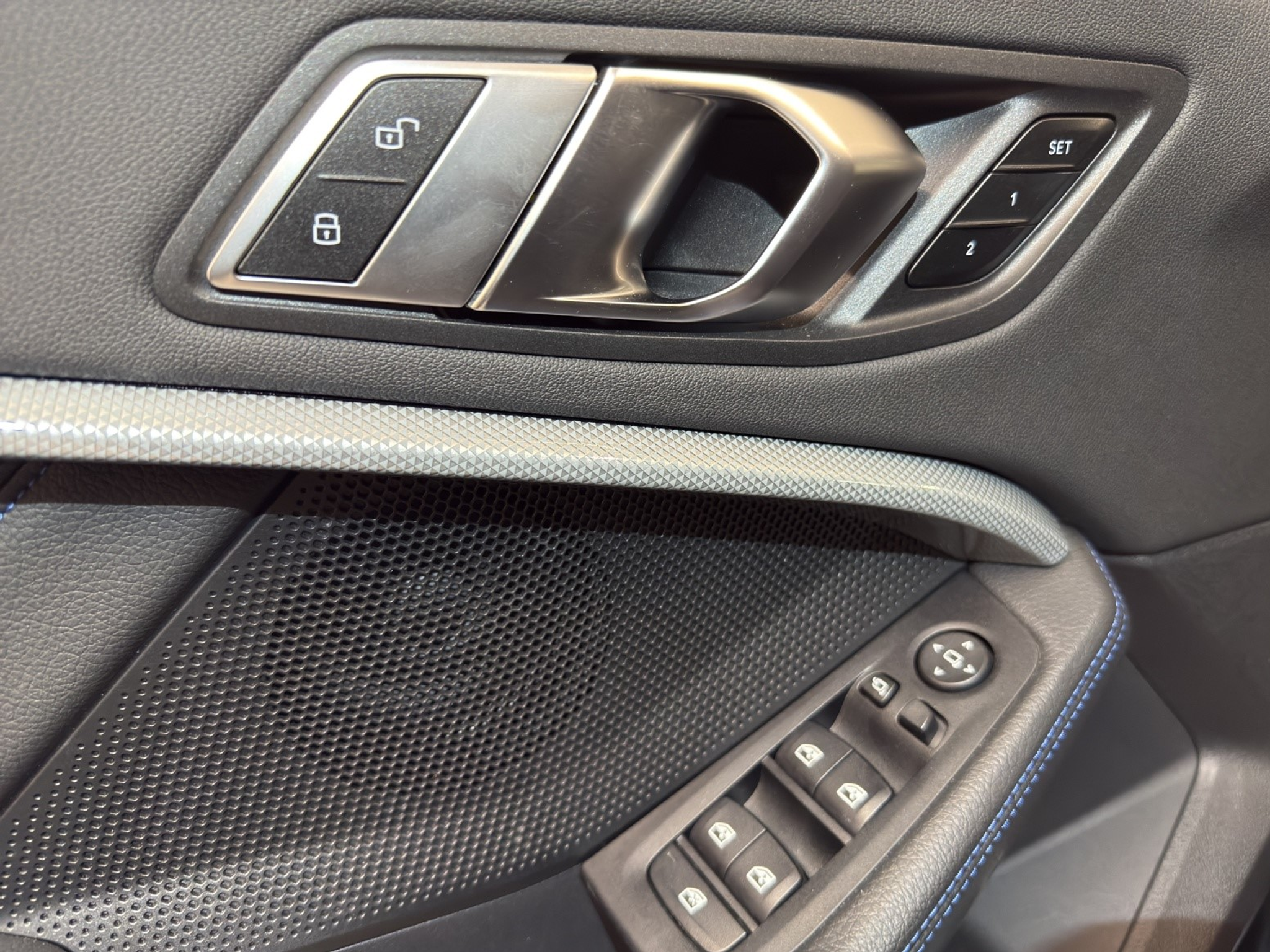 listing desktop thumbnail image 21