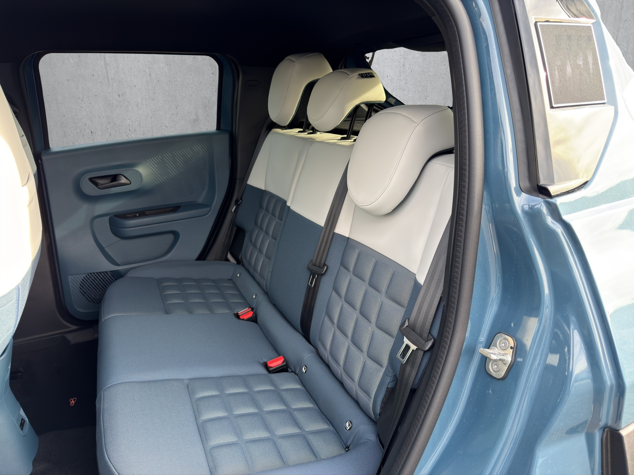 listing desktop thumbnail image 12