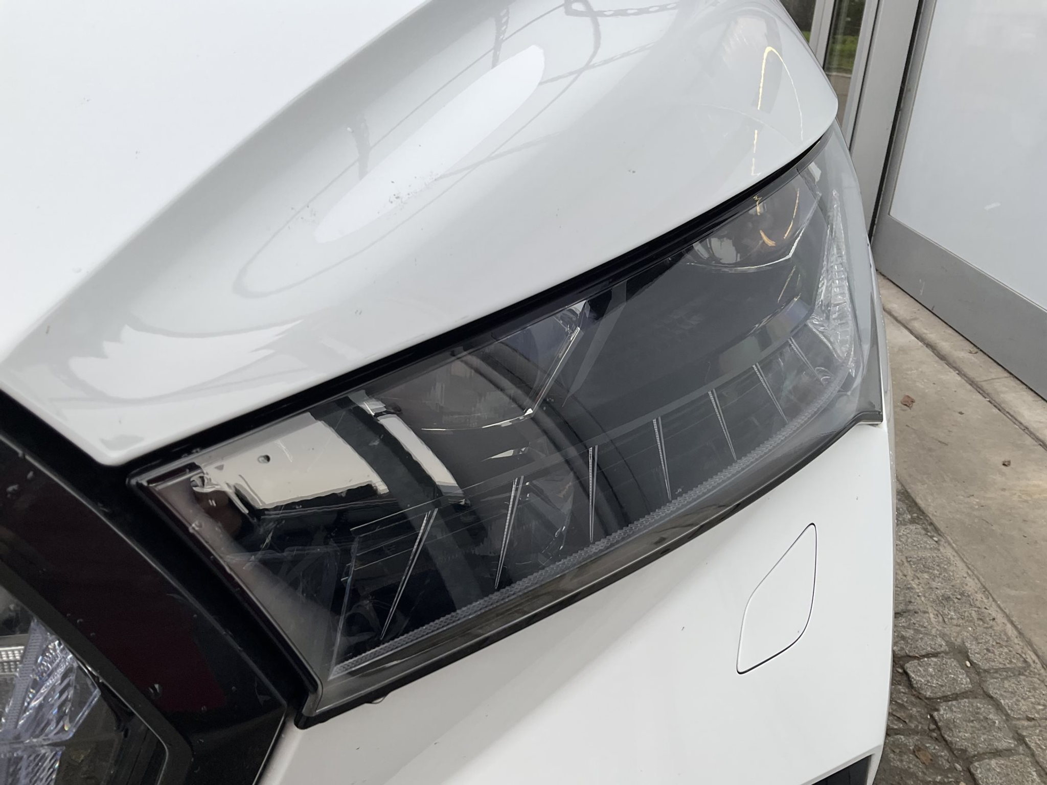 listing desktop thumbnail image 6