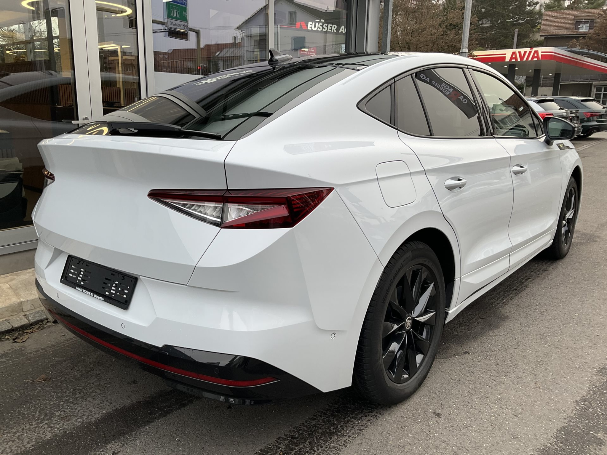 listing desktop thumbnail image 3