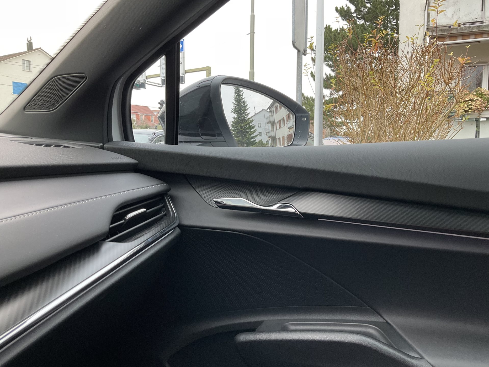 listing desktop thumbnail image 9