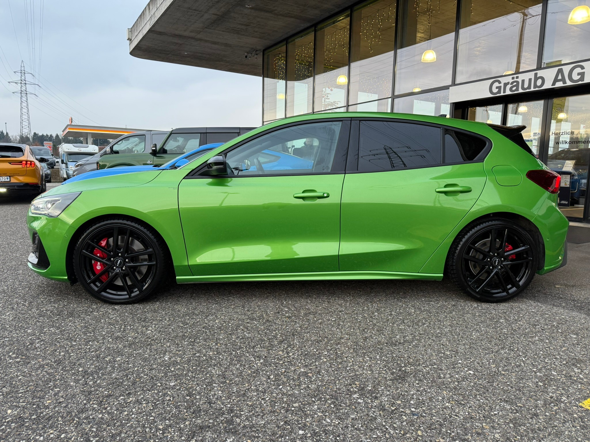 listing desktop thumbnail image 3