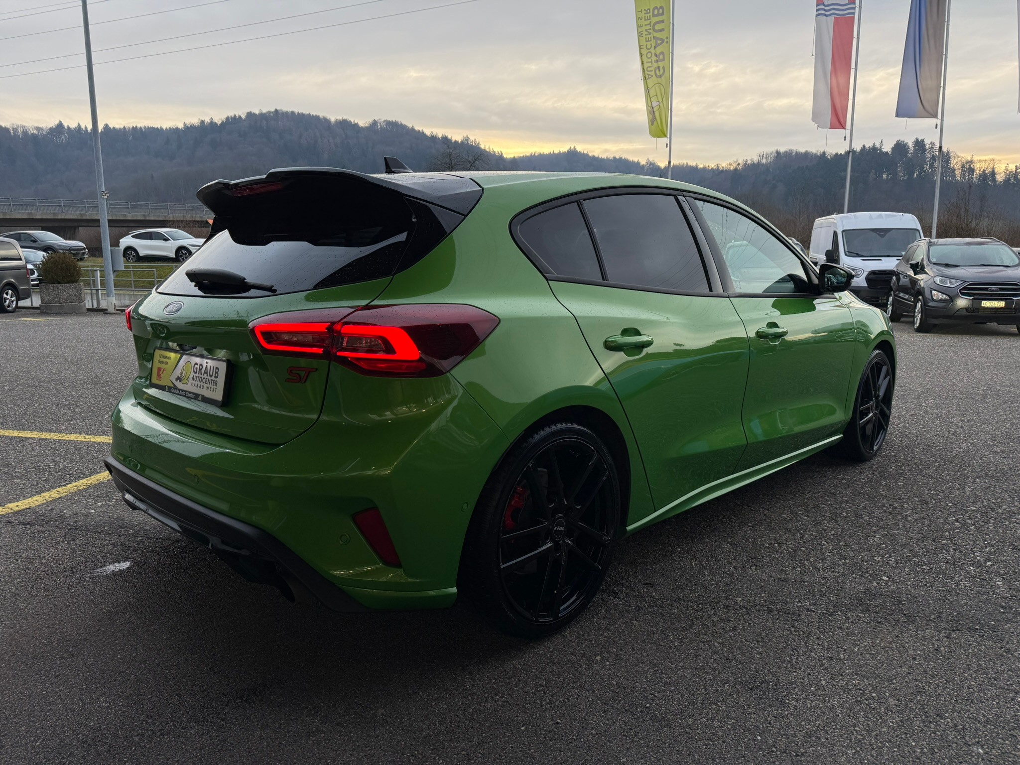 listing desktop thumbnail image 5