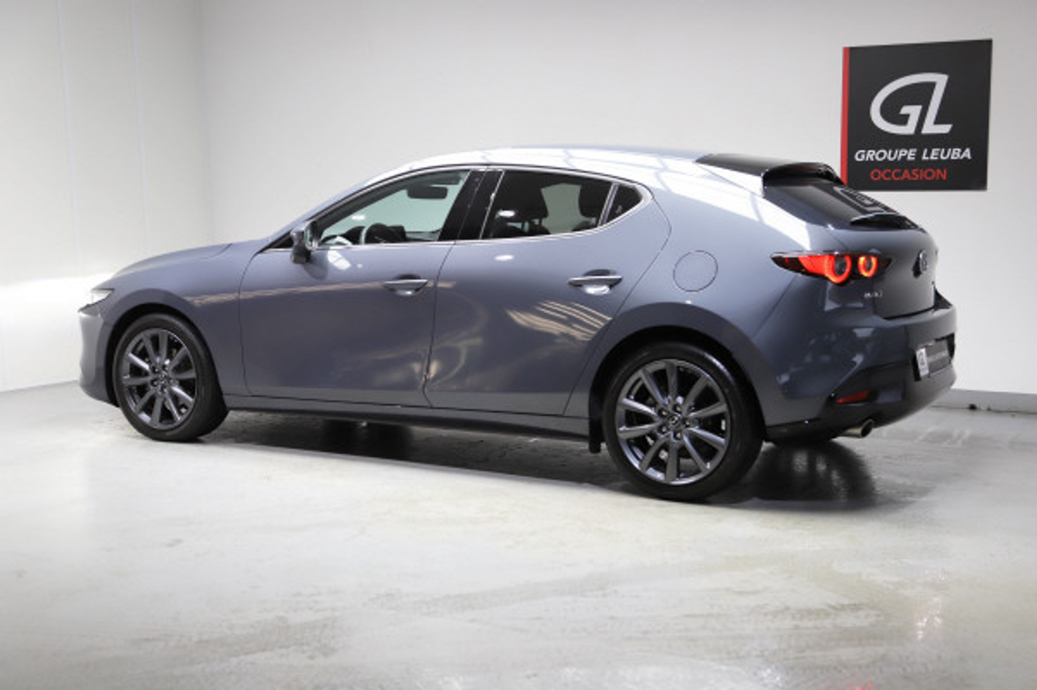 listing desktop thumbnail image 2