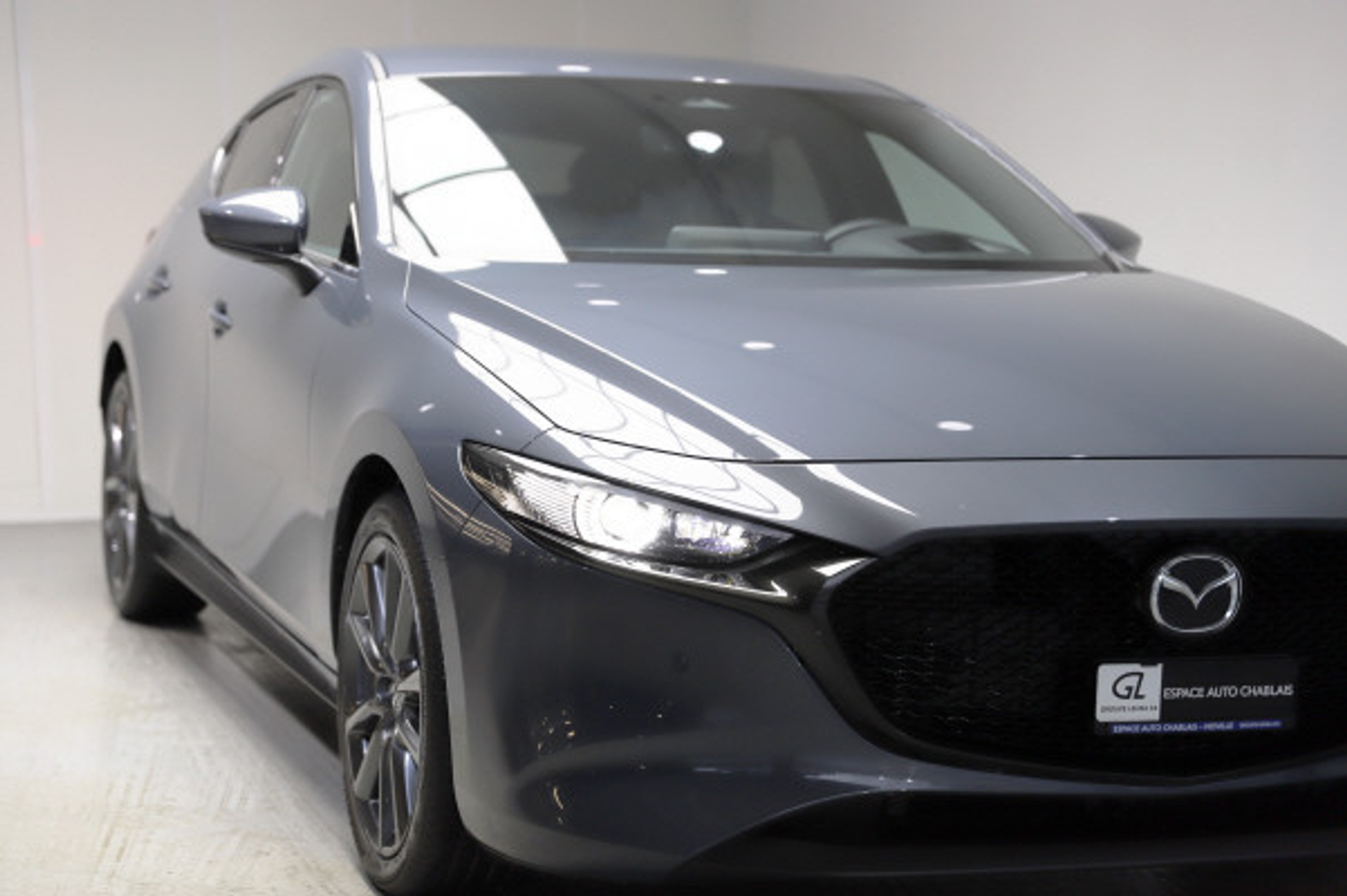 listing desktop thumbnail image 1