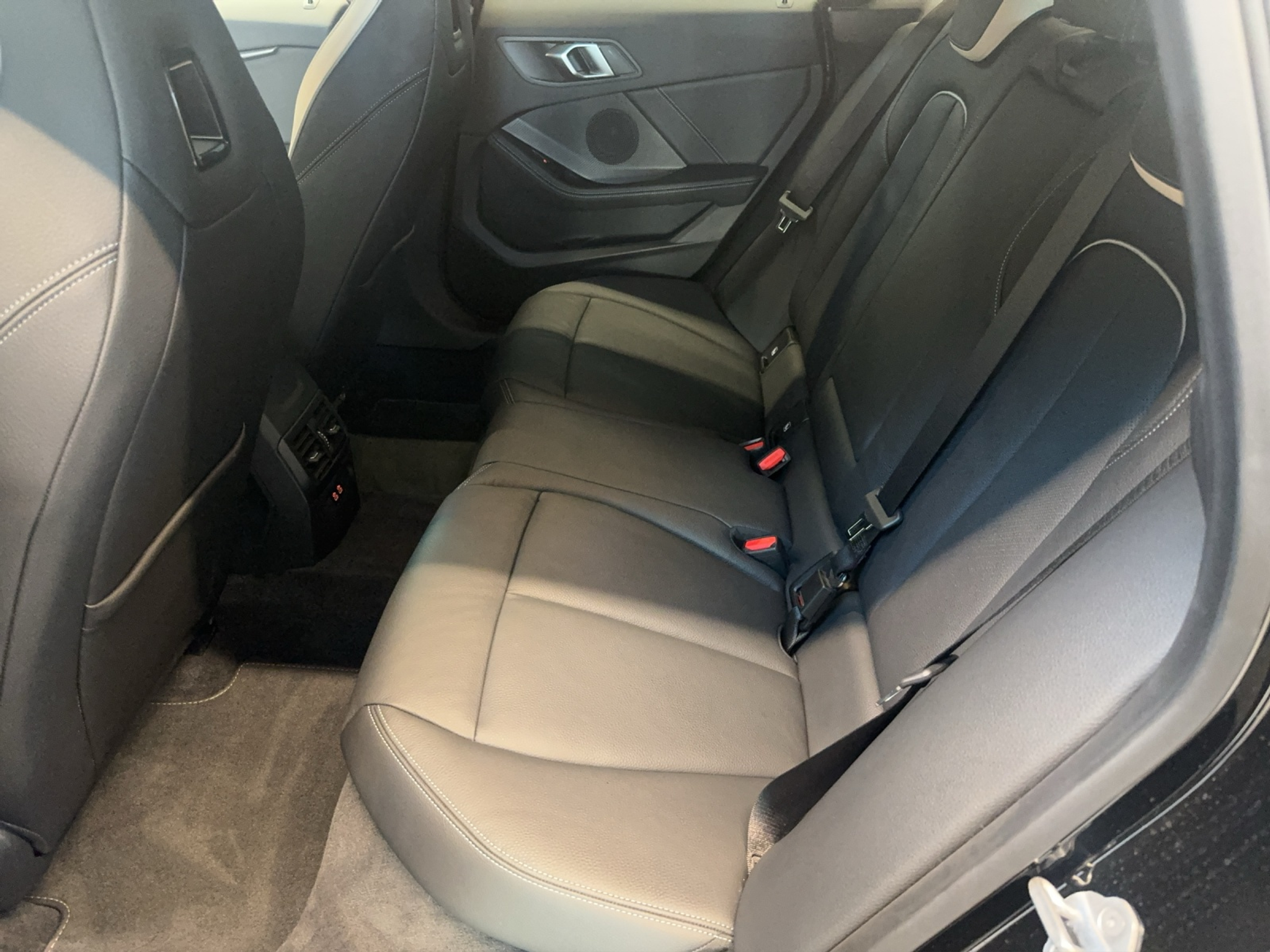 listing desktop thumbnail image 10