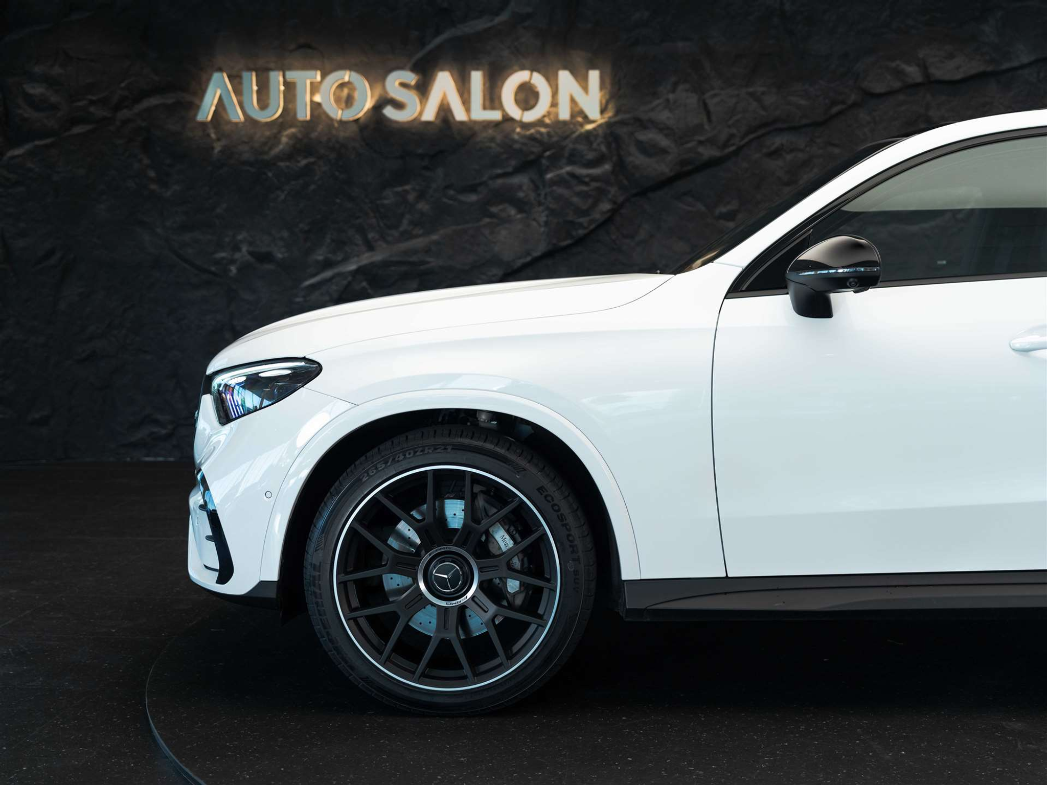 listing desktop thumbnail image 18