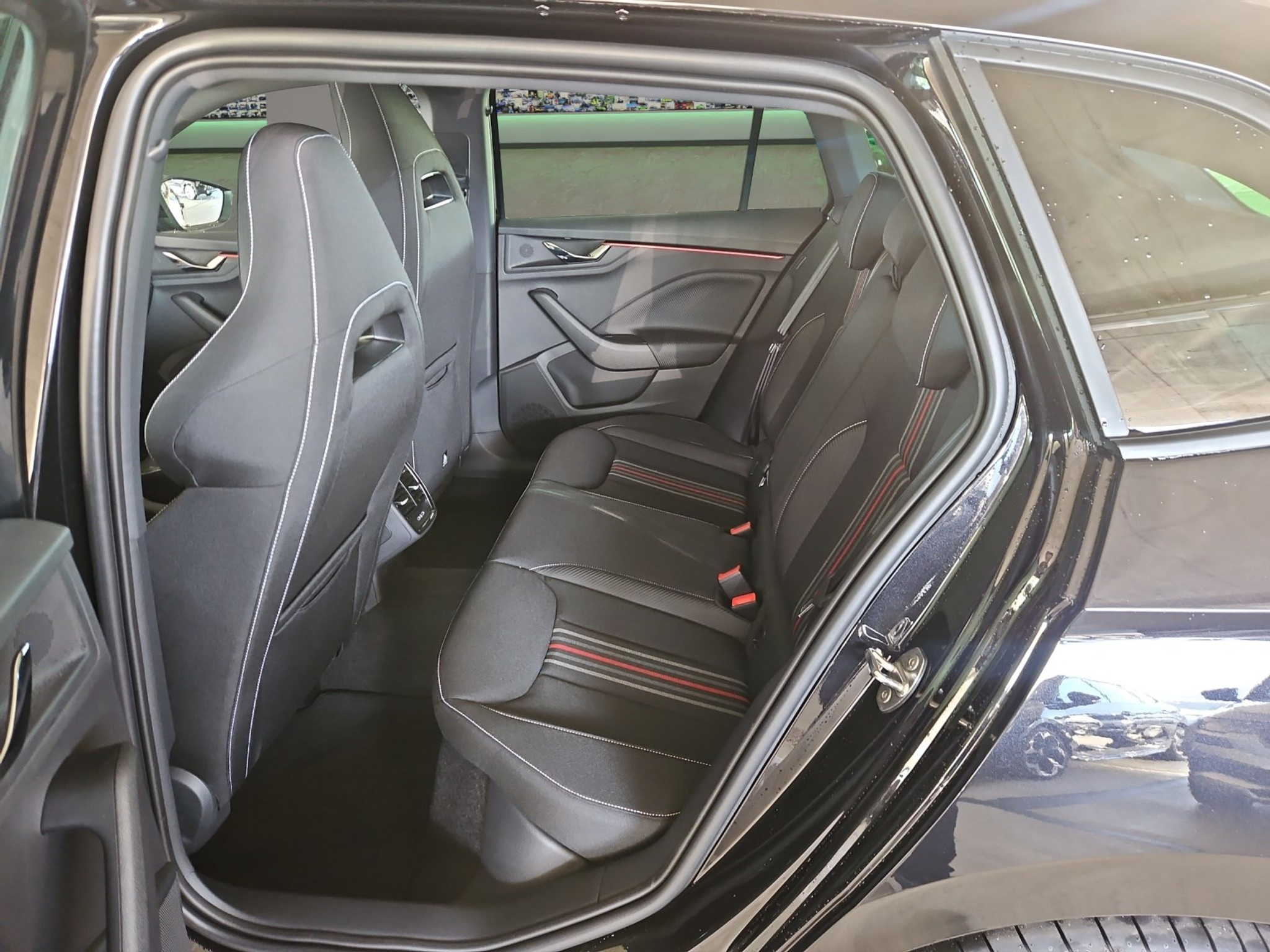 listing desktop thumbnail image 10