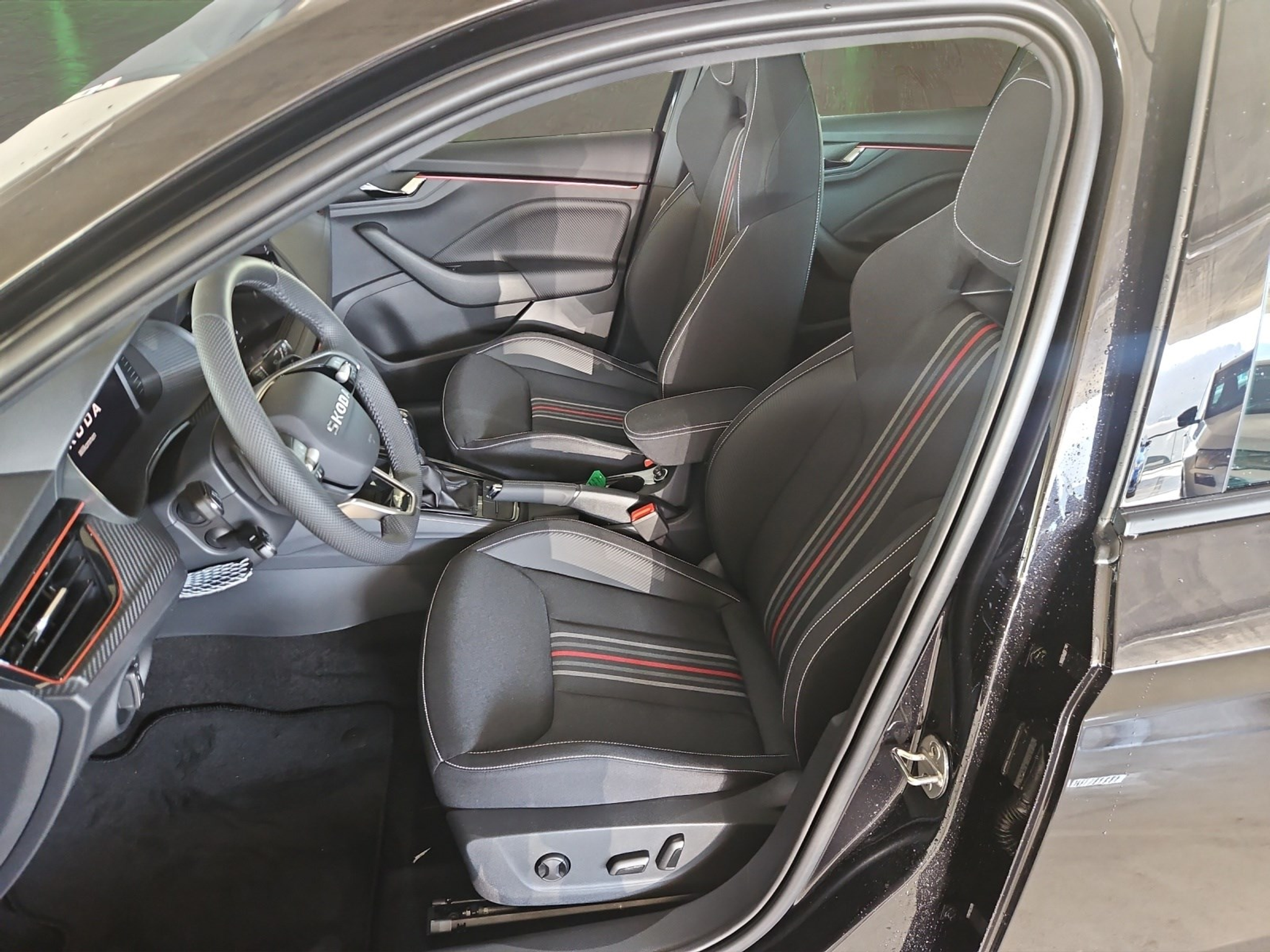 listing desktop thumbnail image 8