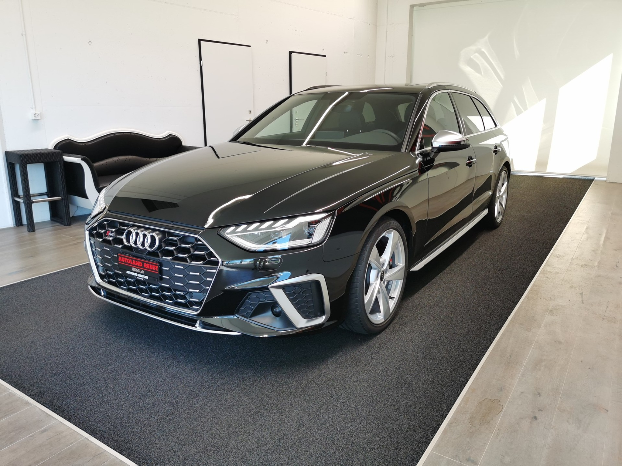 listing desktop thumbnail image 8