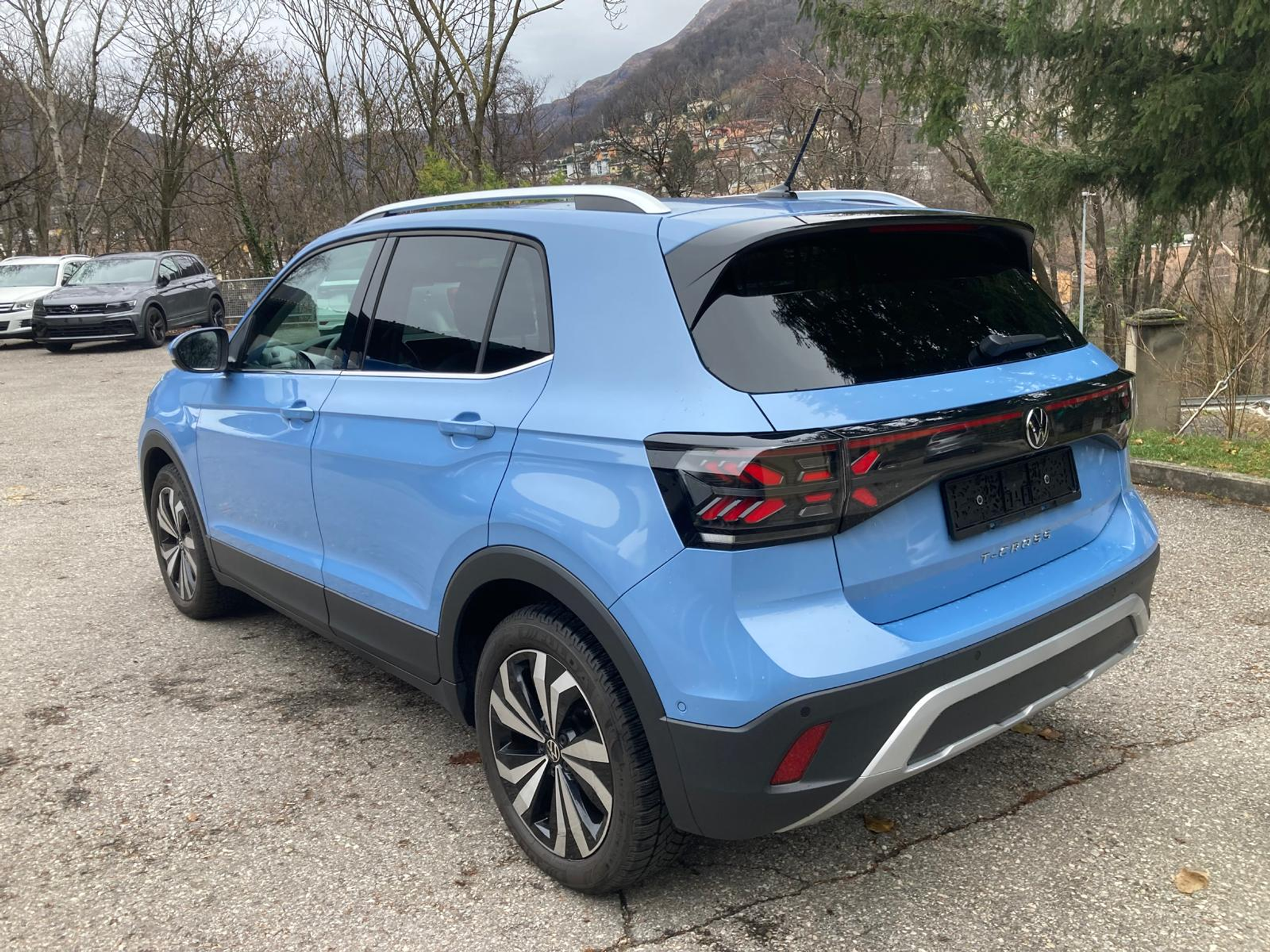 listing desktop thumbnail image 4