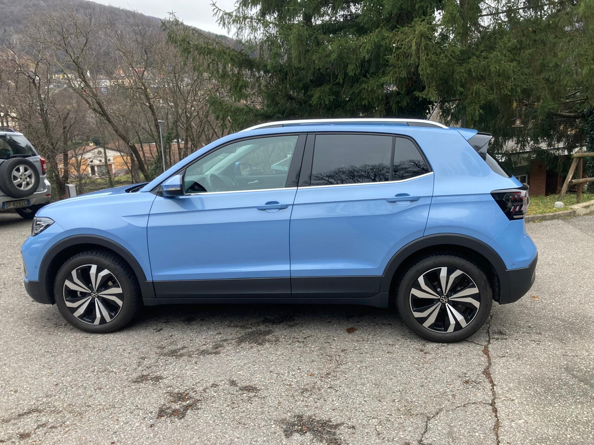 listing desktop thumbnail image 3