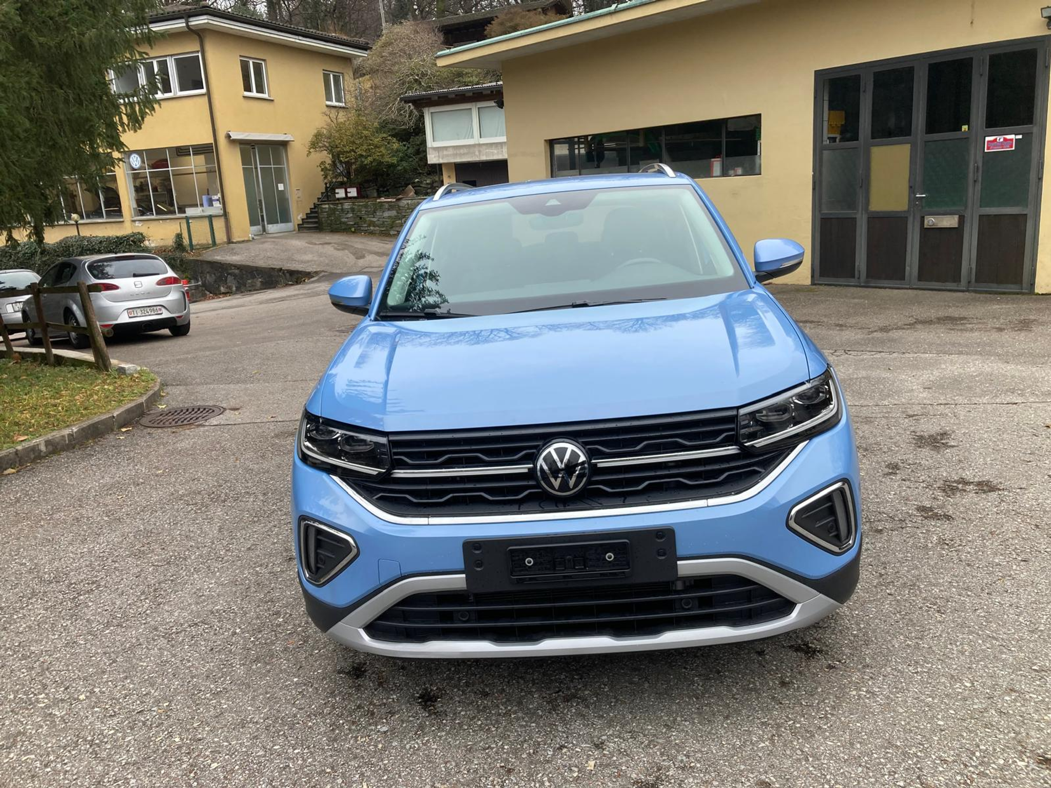 listing desktop thumbnail image 1