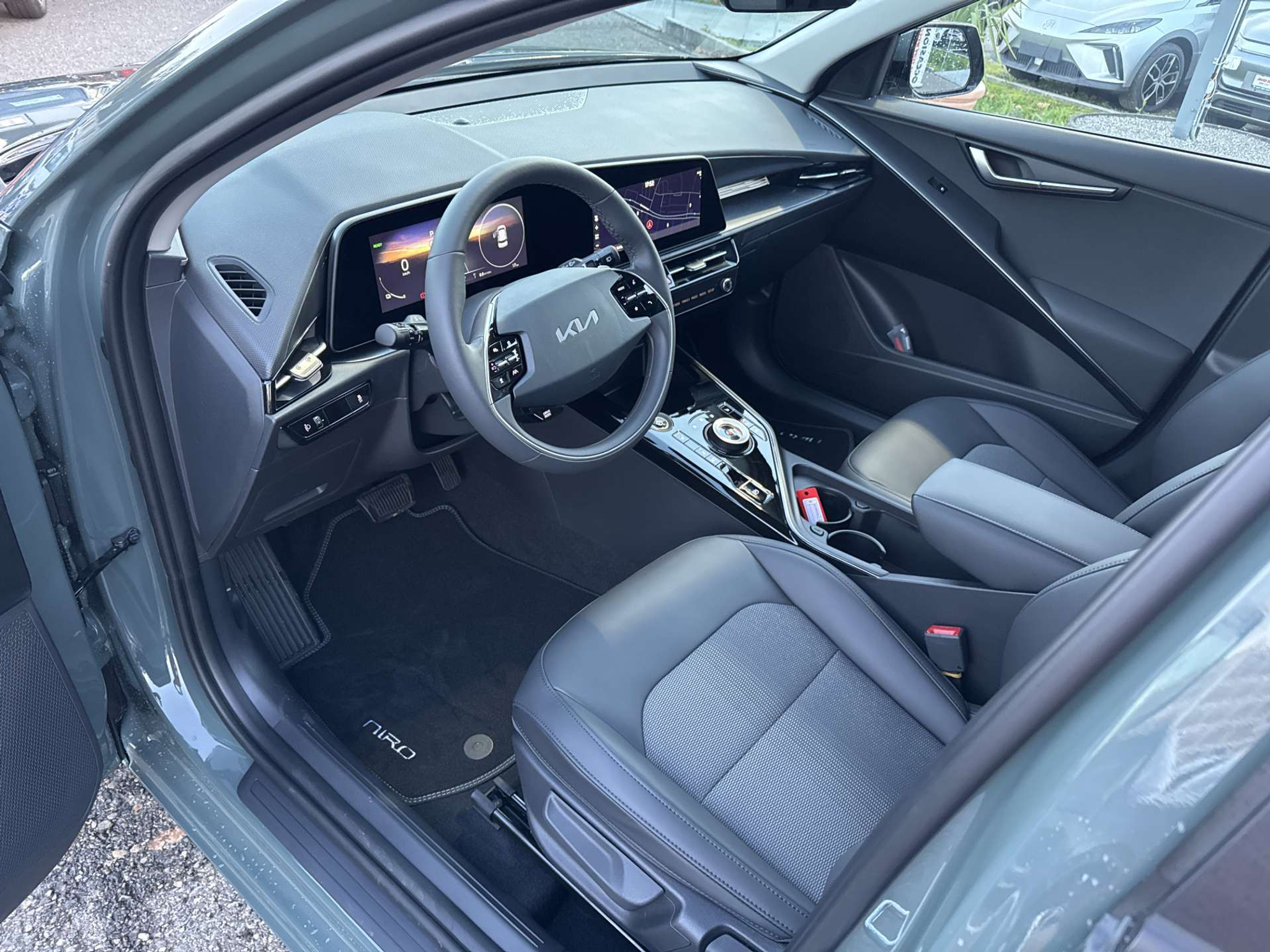 listing desktop thumbnail image 5