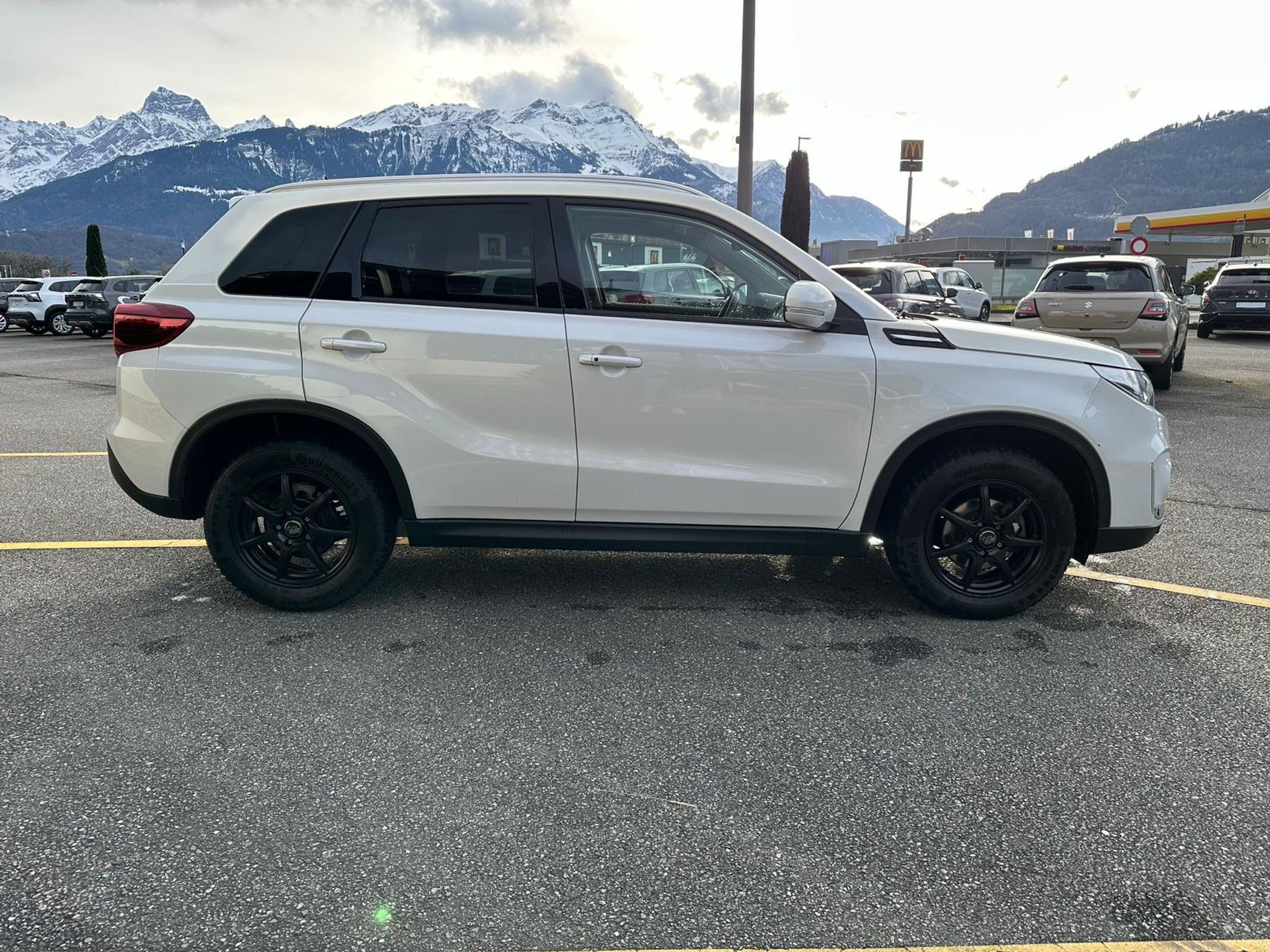 listing desktop thumbnail image 5