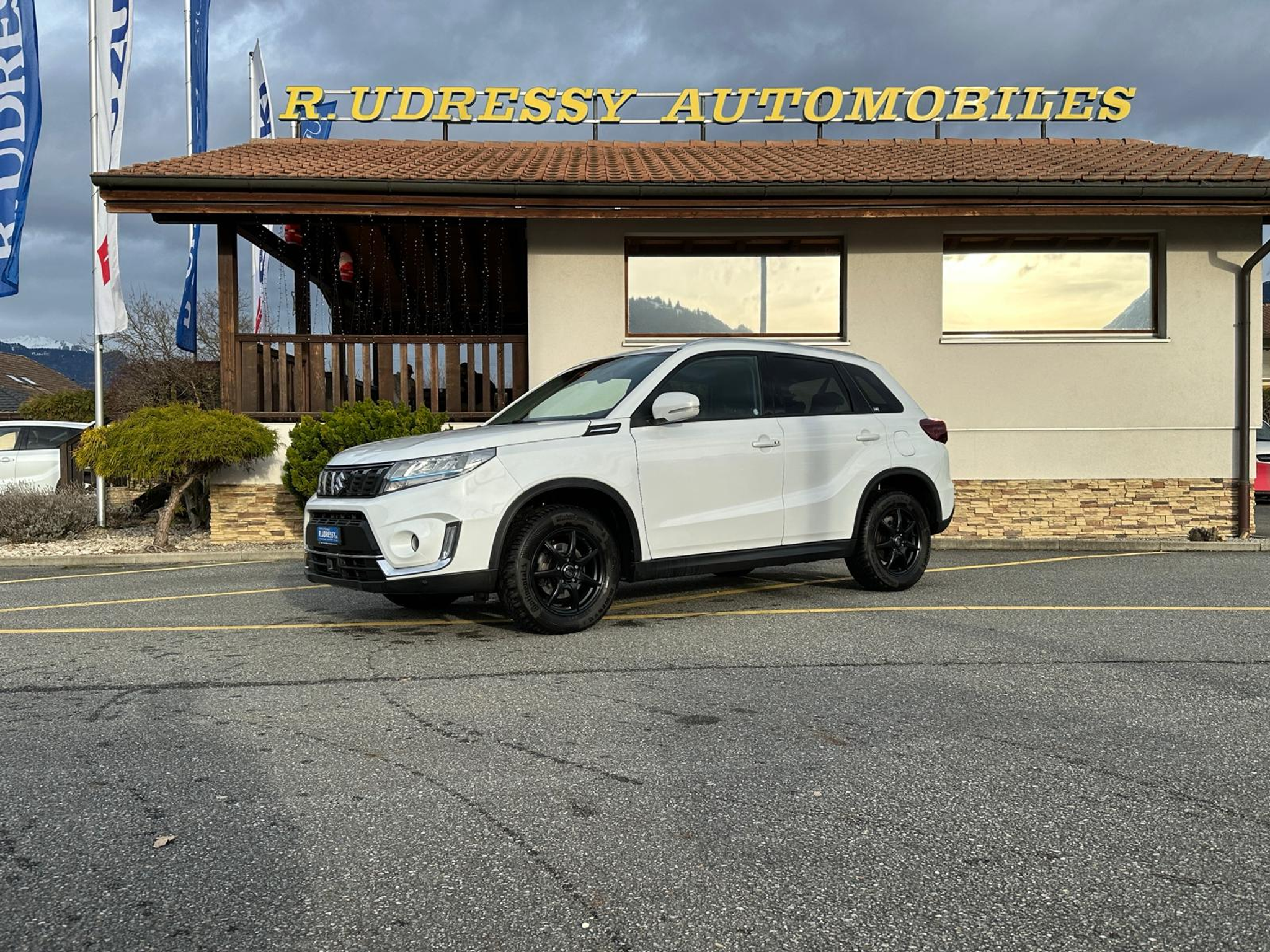 listing desktop thumbnail image 0