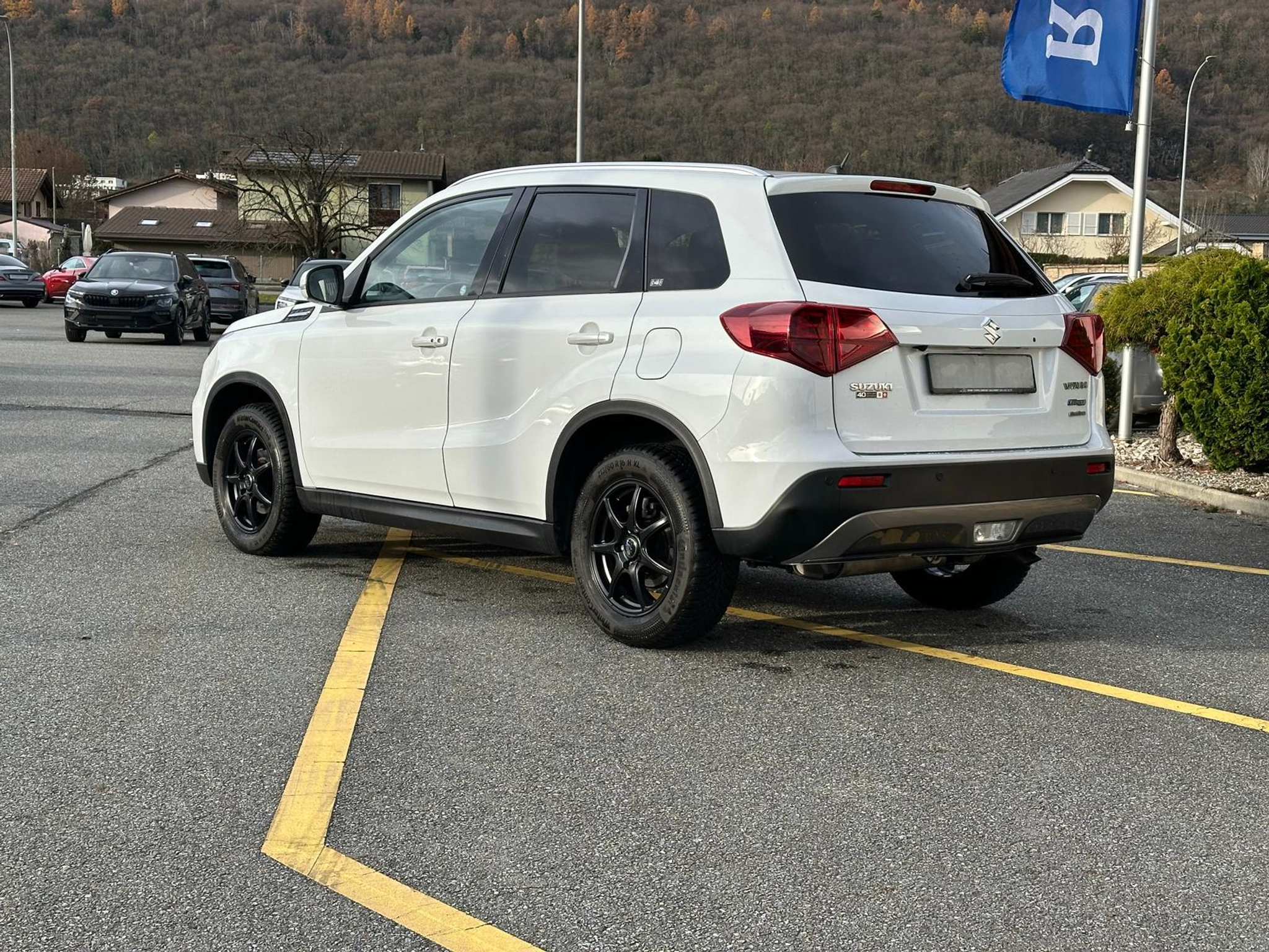 listing desktop thumbnail image 2