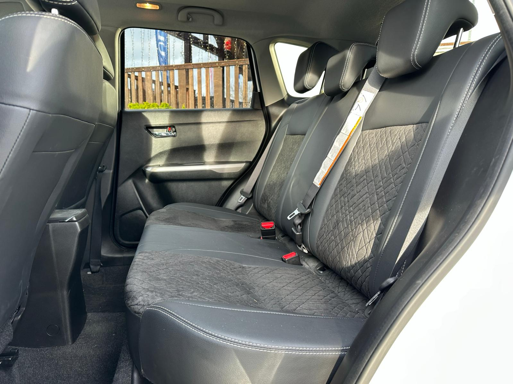 listing desktop thumbnail image 9