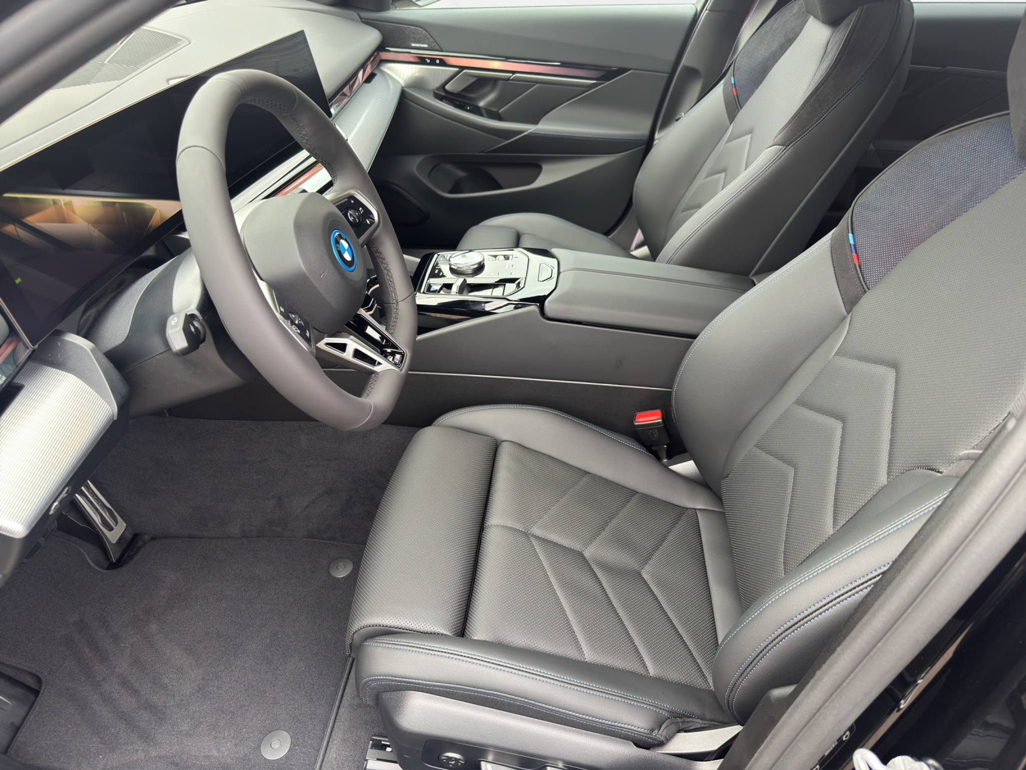 listing desktop thumbnail image 9