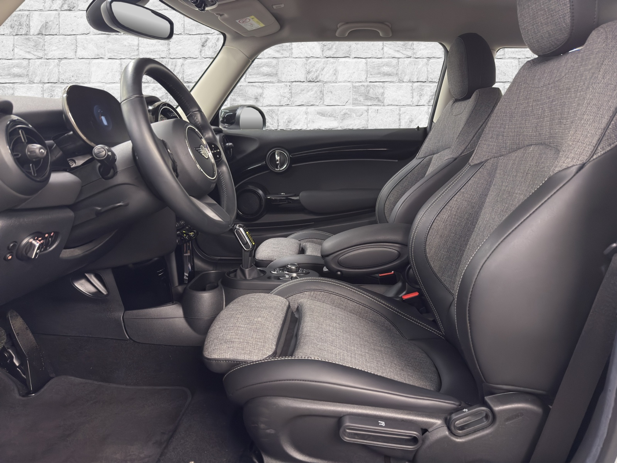 listing desktop thumbnail image 6