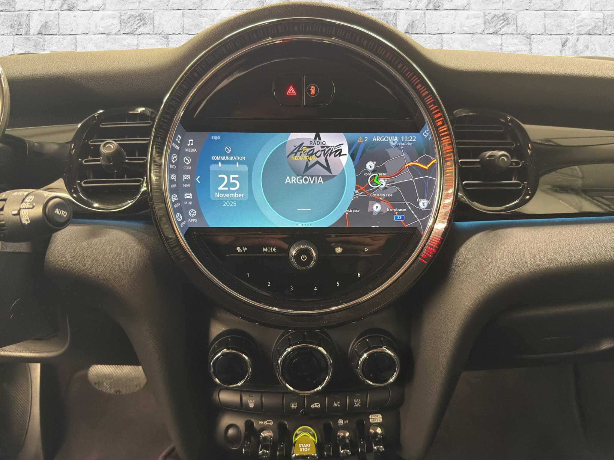 listing desktop thumbnail image 14