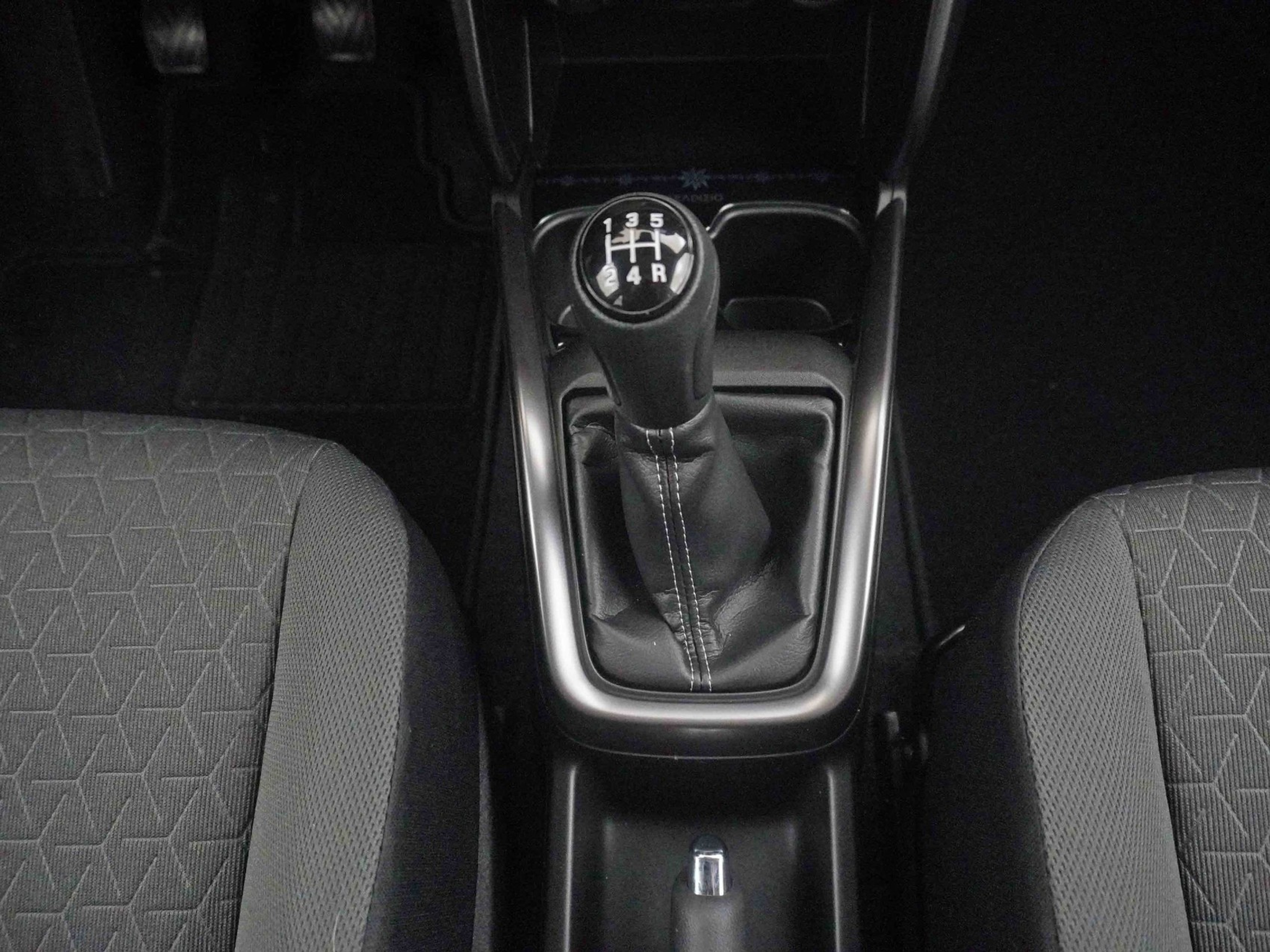 listing desktop thumbnail image 16