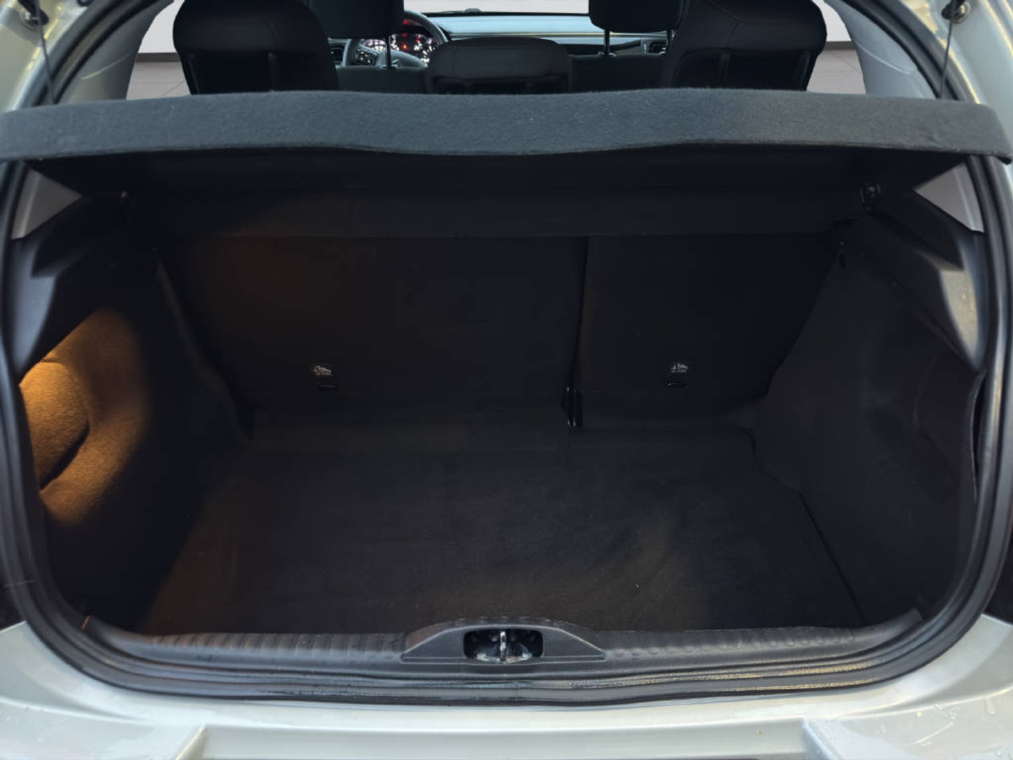 listing desktop thumbnail image 8