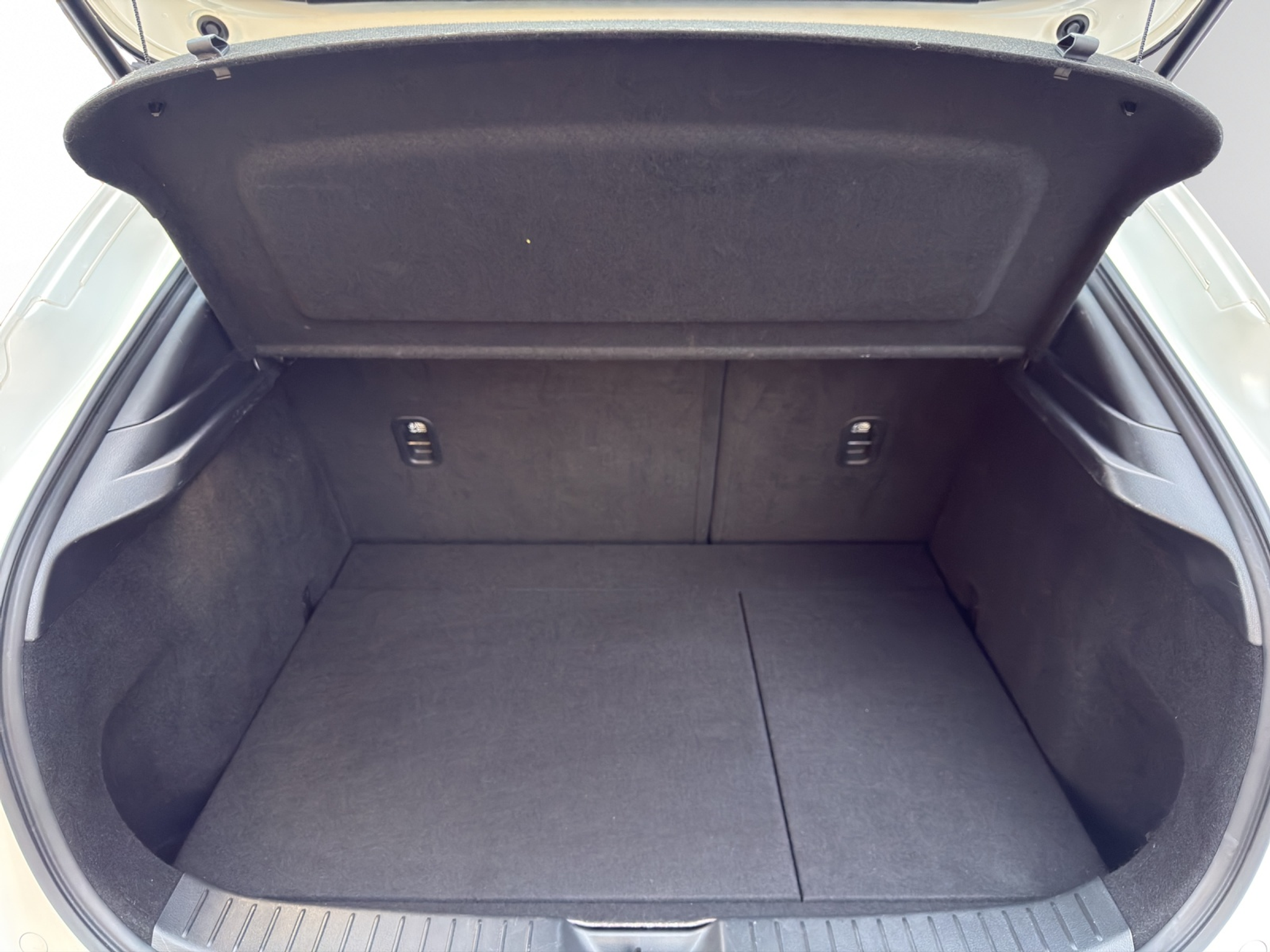 listing desktop thumbnail image 13